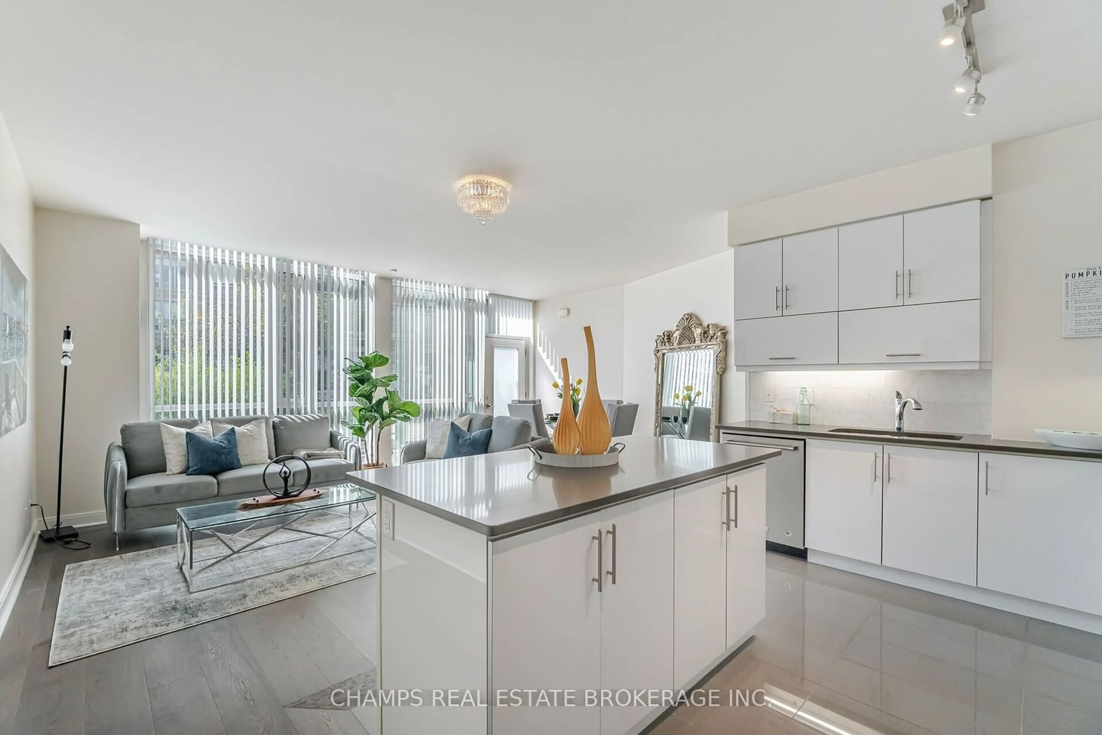 Open concept kitchen, ceramic/tile floor for 825 Church St #105, Toronto Ontario M4W 3Z4