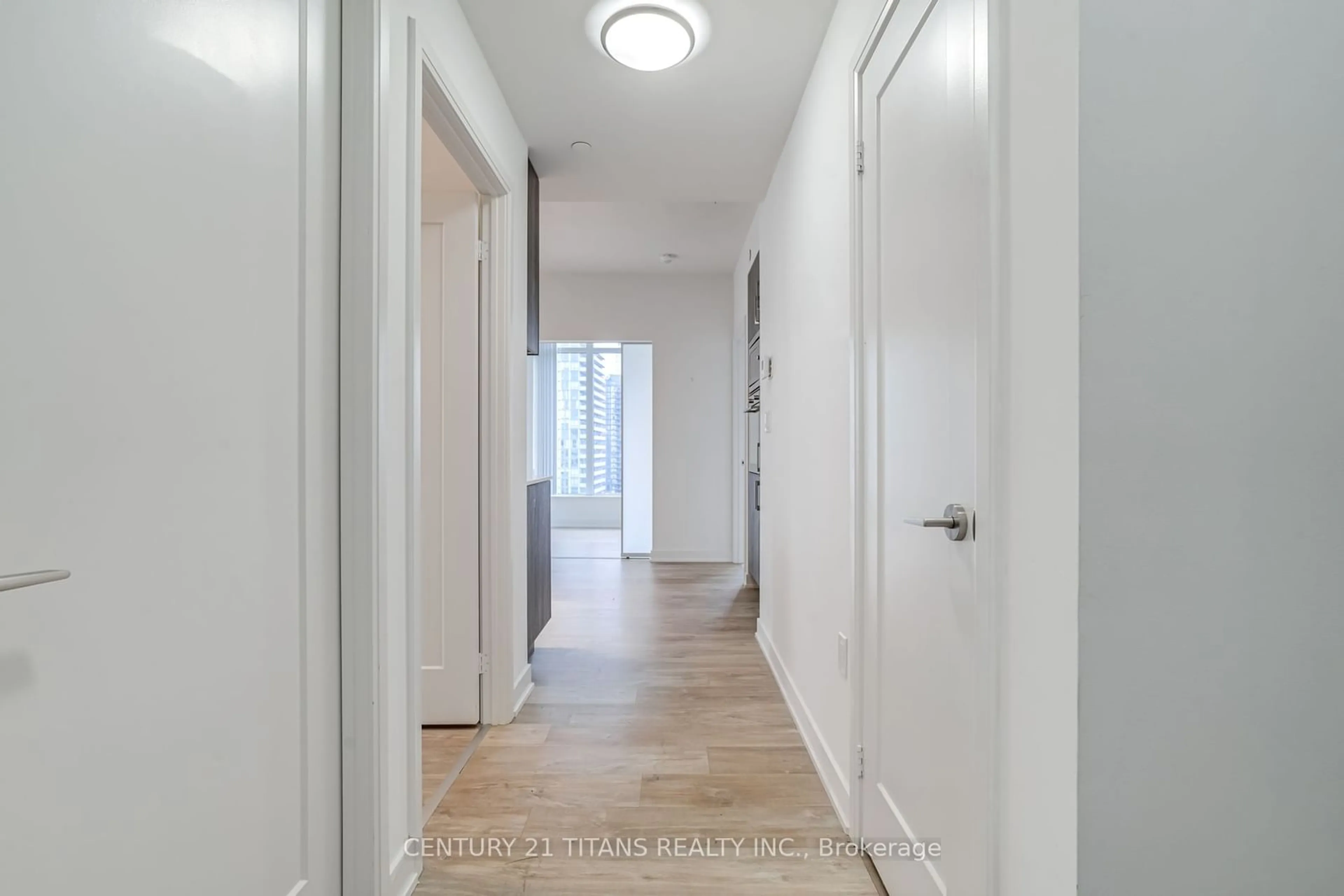 Indoor entryway for 27 Bathurst St #1702, Toronto Ontario M5V 2P1