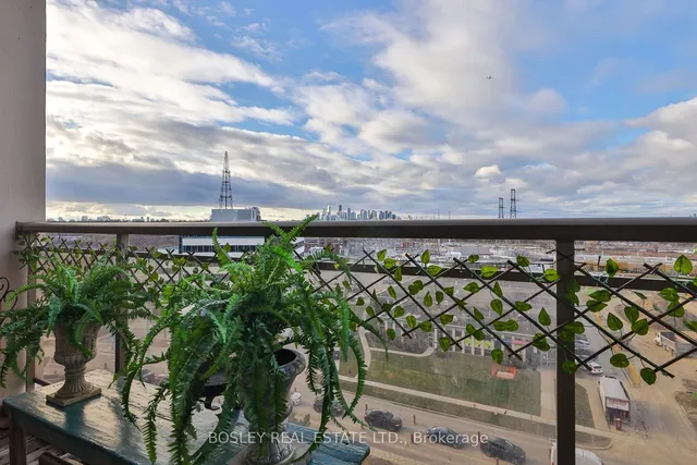 Additional property image - 1 Leaside Park Dr Unit 705