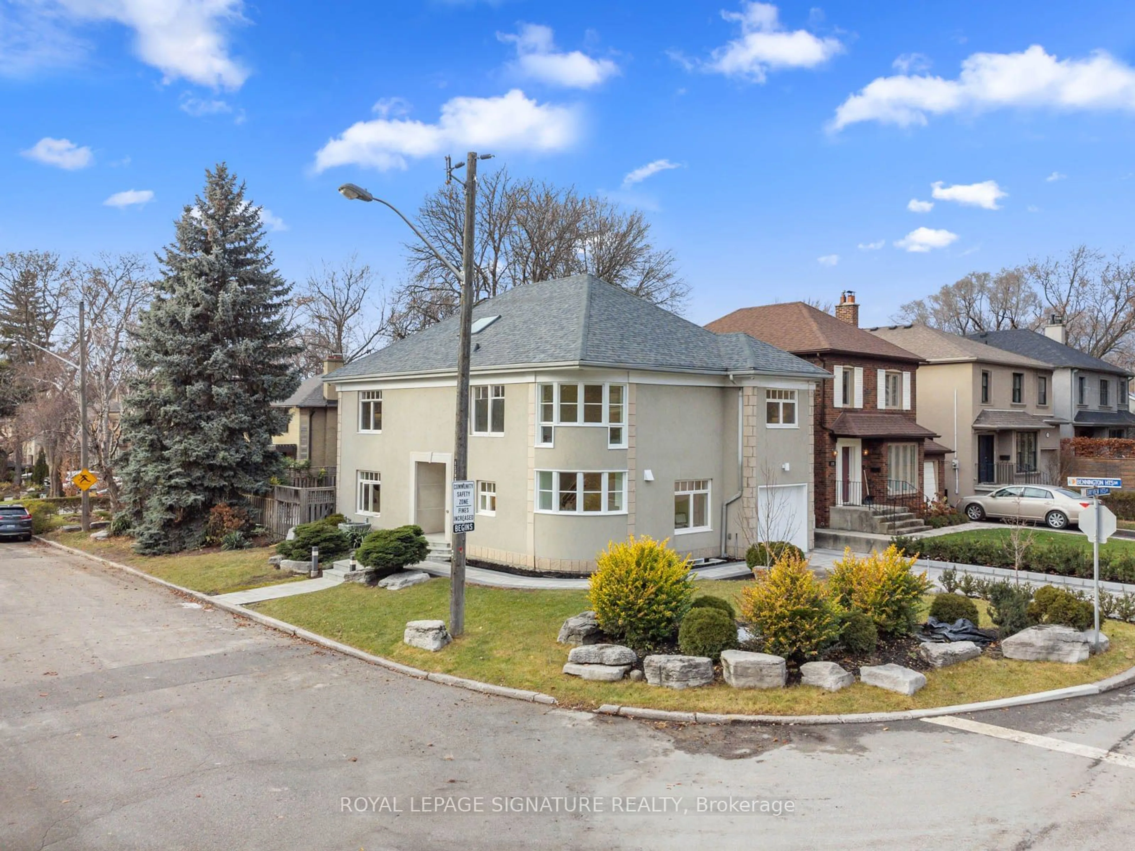 A pic from outside/outdoor area/front of a property/back of a property/a pic from drone, street for 61 Bennington Heights Dr, Toronto Ontario M4G 1A8