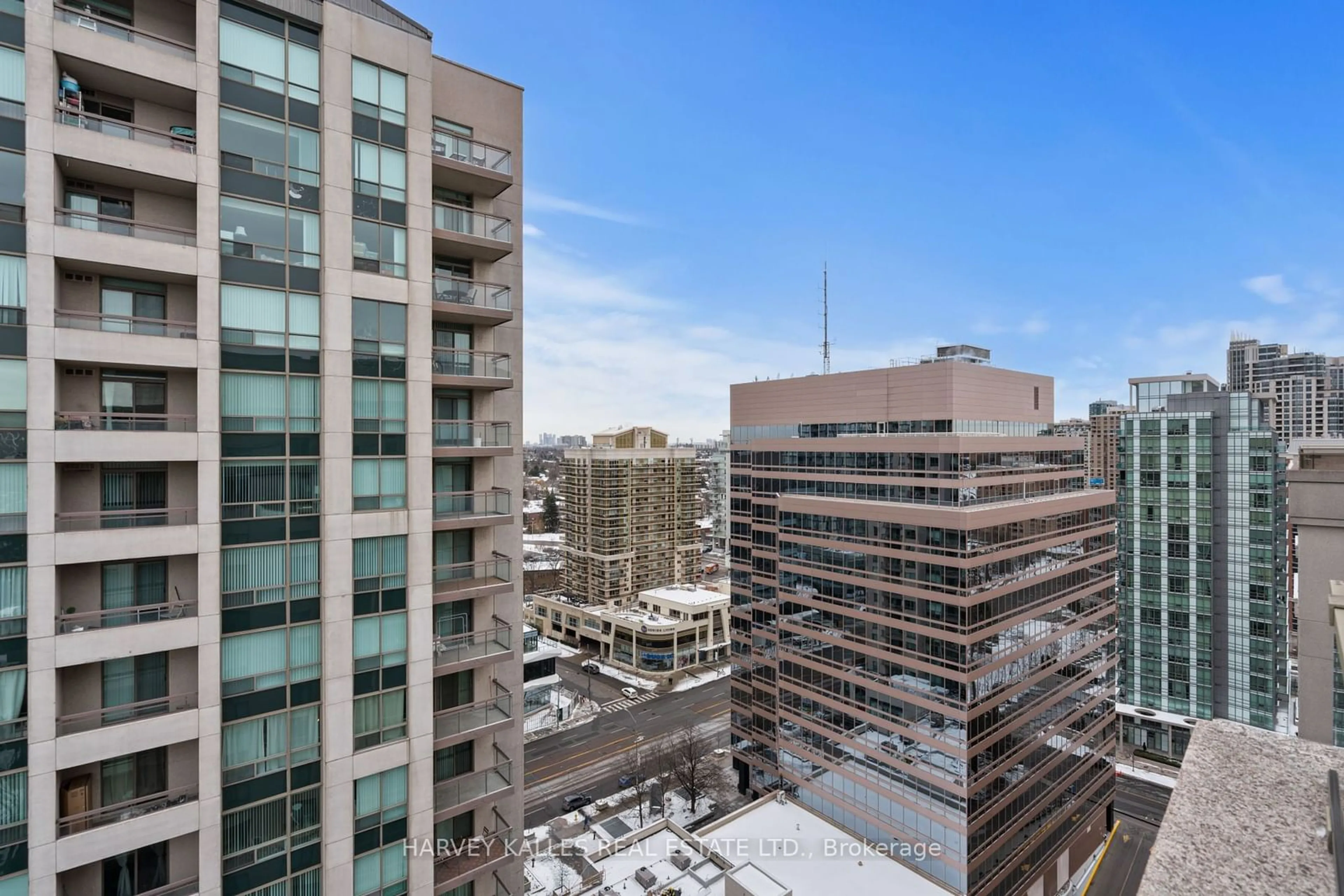 Patio, city buildings view from balcony for 256 Doris Ave #UPH07, Toronto Ontario M2N 6X8