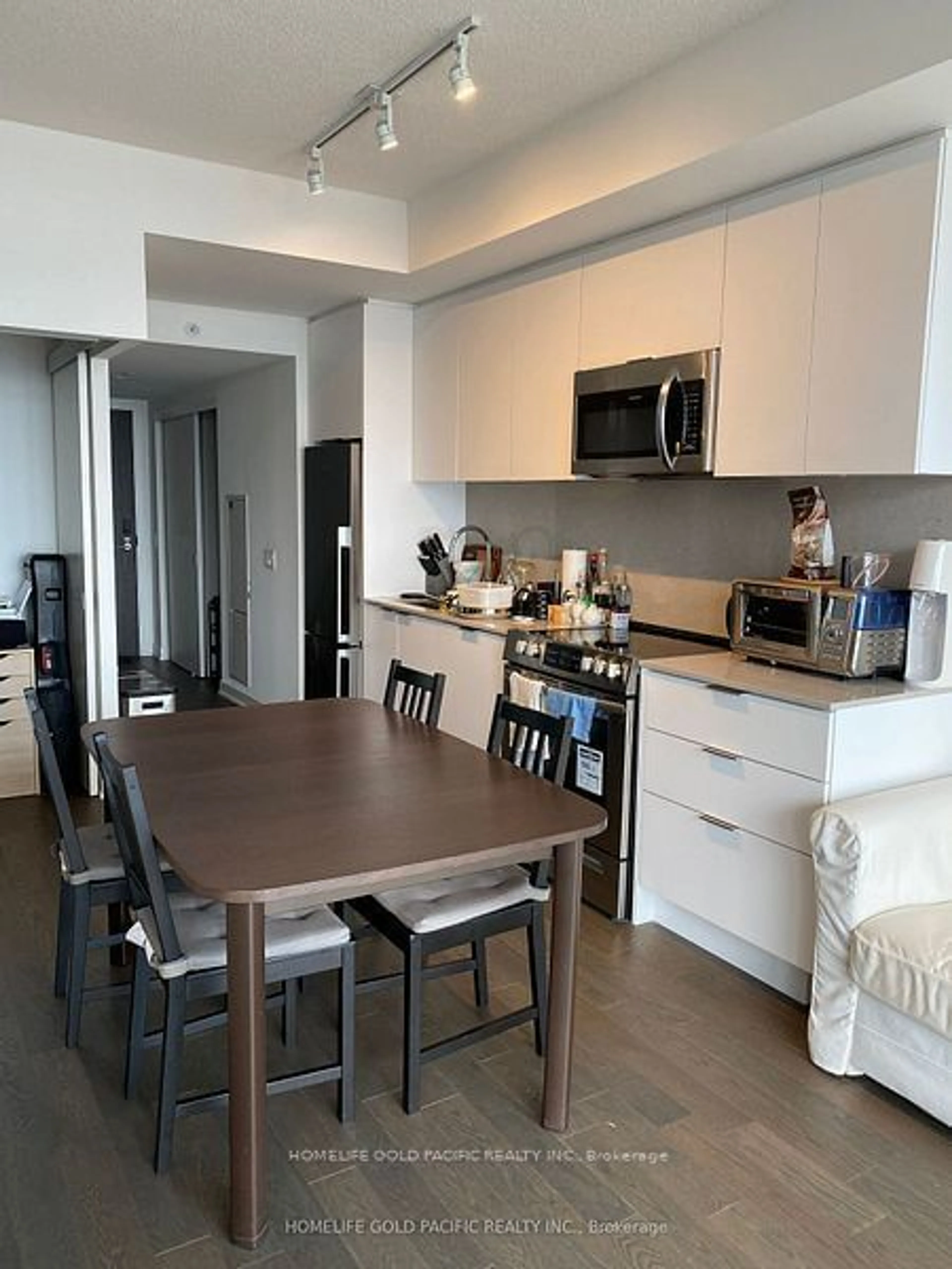 Open concept kitchen, unknown for 25 Richmond St #3304, Toronto Ontario M5C 0A6