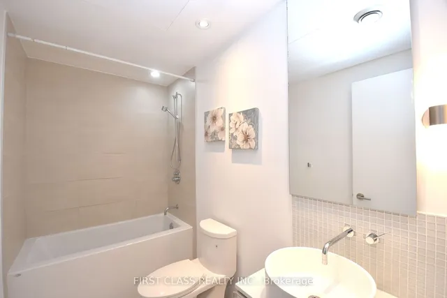 Additional property image - 185 Roehampton Ave Unit 2712