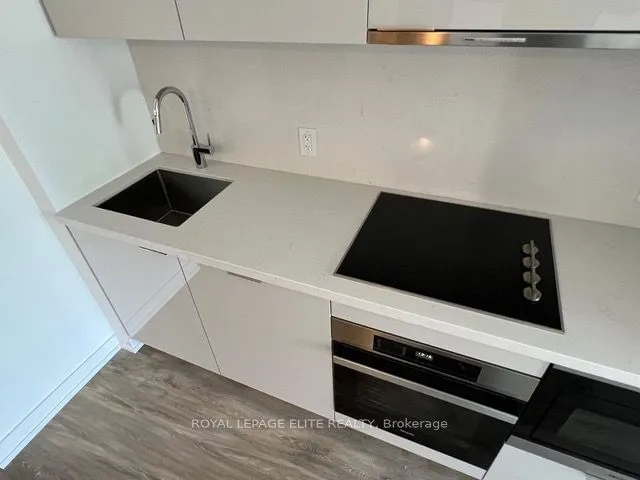 Additional property image - 158 Front St Unit 810