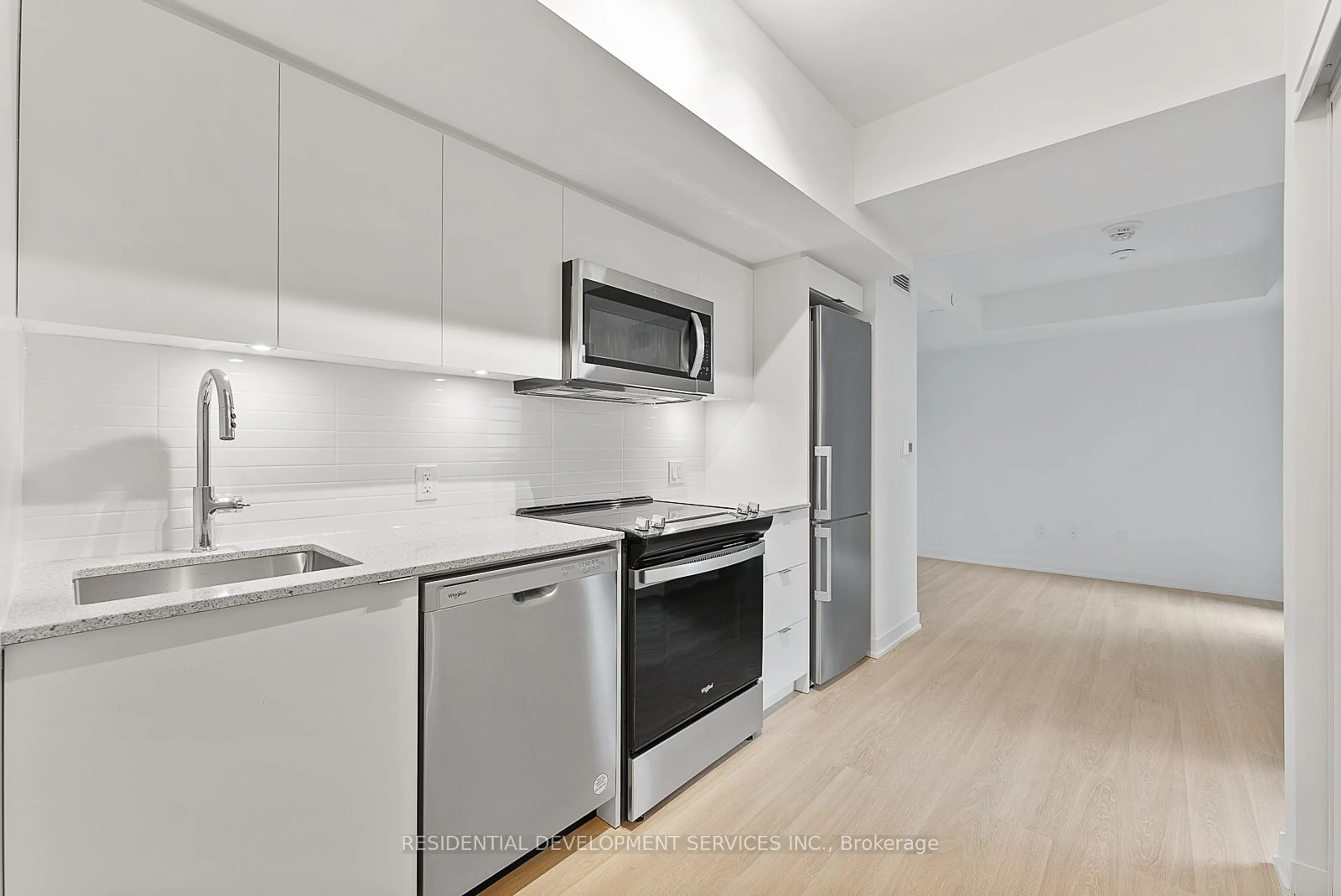 Standard kitchen, unknown for 500 Wilson Ave #430, Toronto Ontario M3H 5Y9