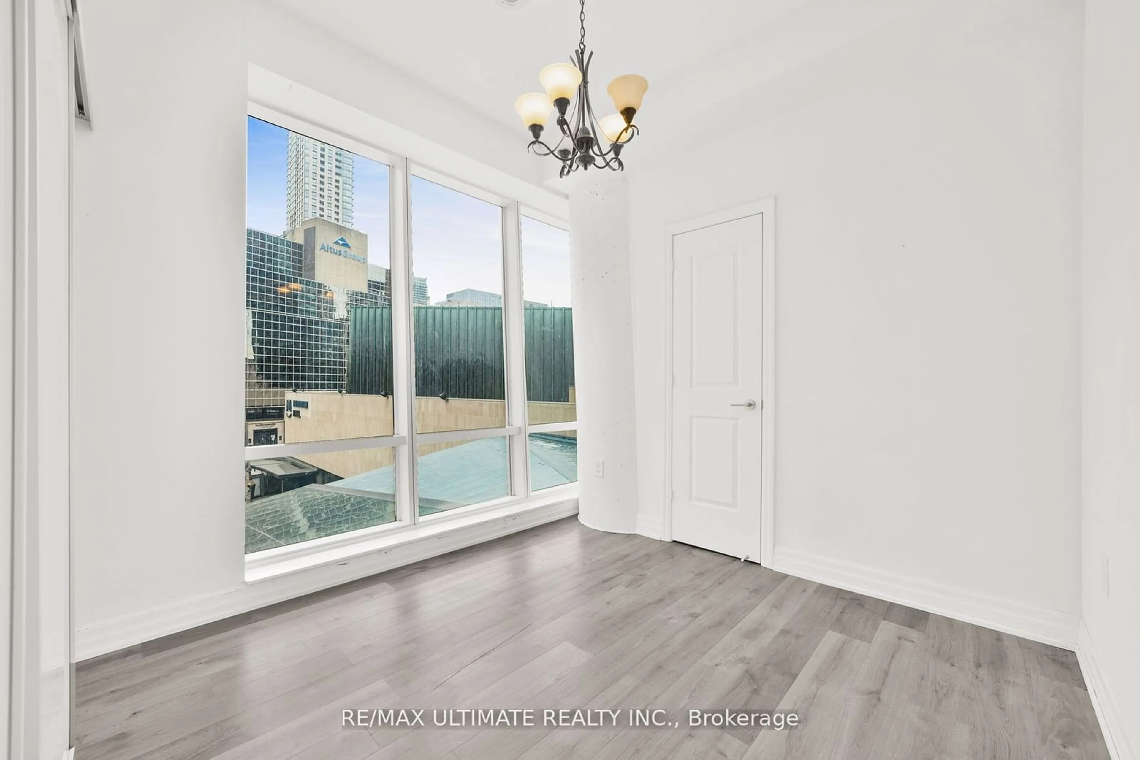 A pic of a room for 8 The Esplanade St #506, Toronto Ontario M5E 0A6