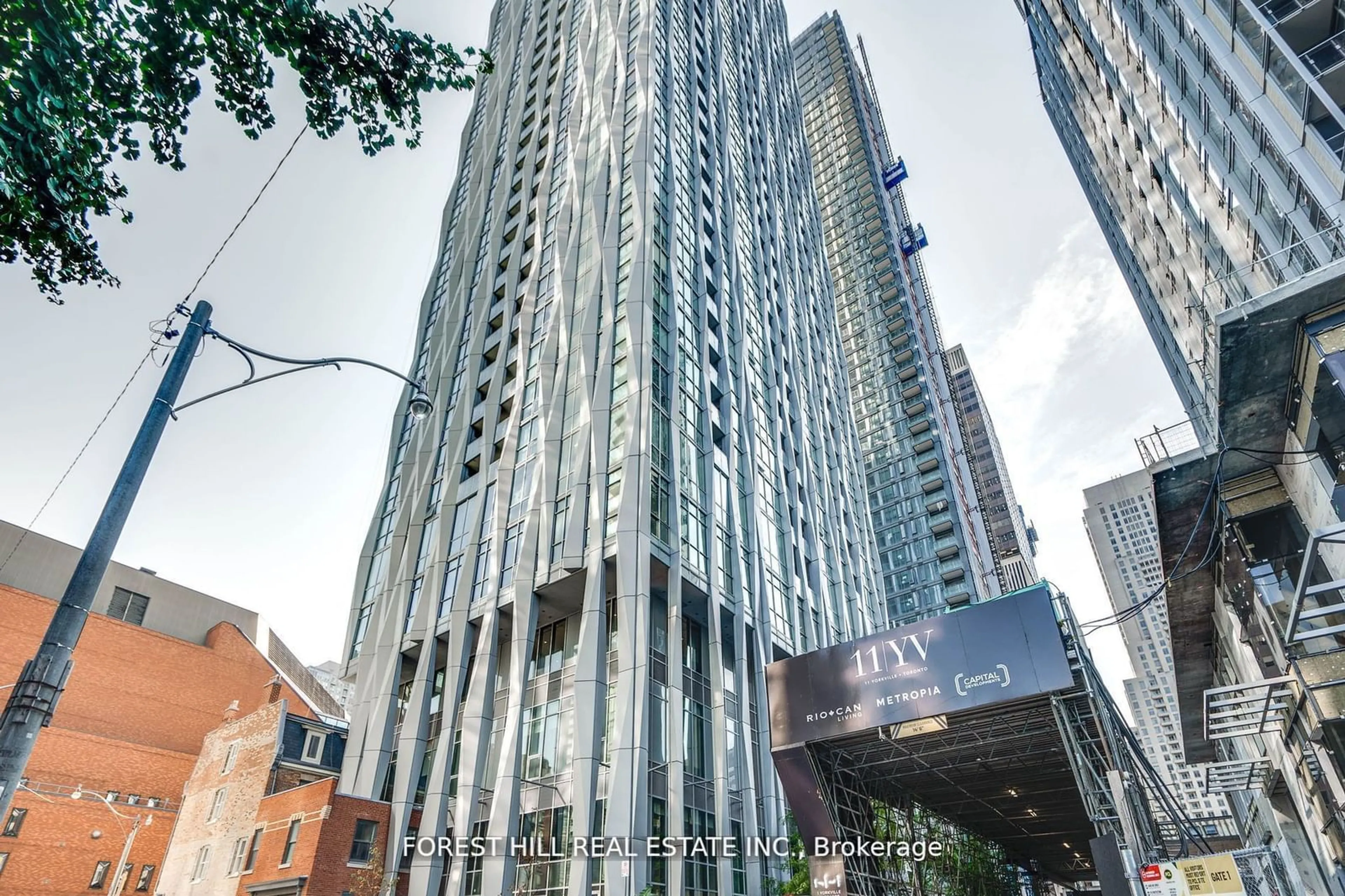 Indoor foyer for 1 Yorkville Ave #802, Toronto Ontario M4W 0B1