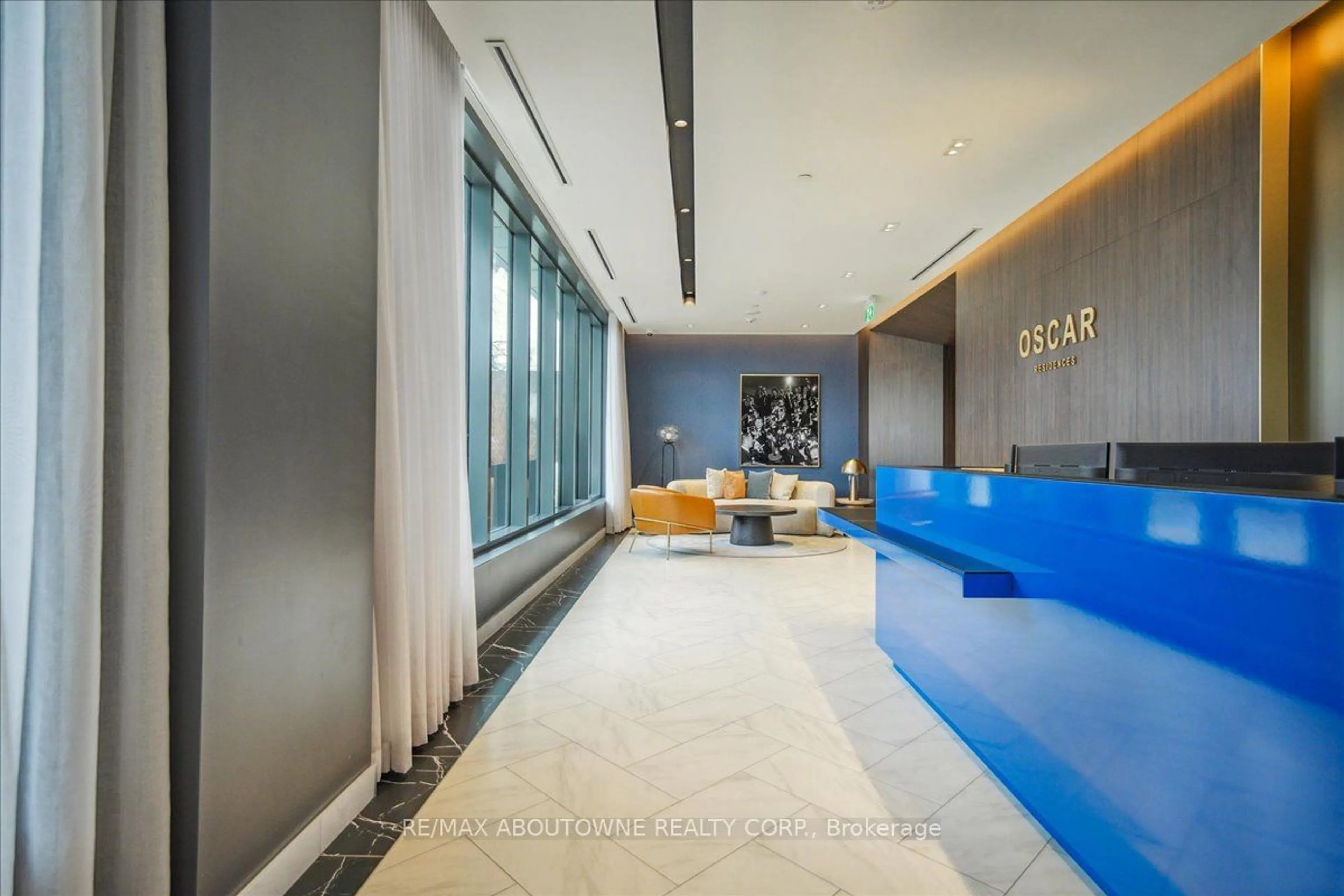 Lobby for 500 Dupont St #610, Toronto Ontario M6G 0B8