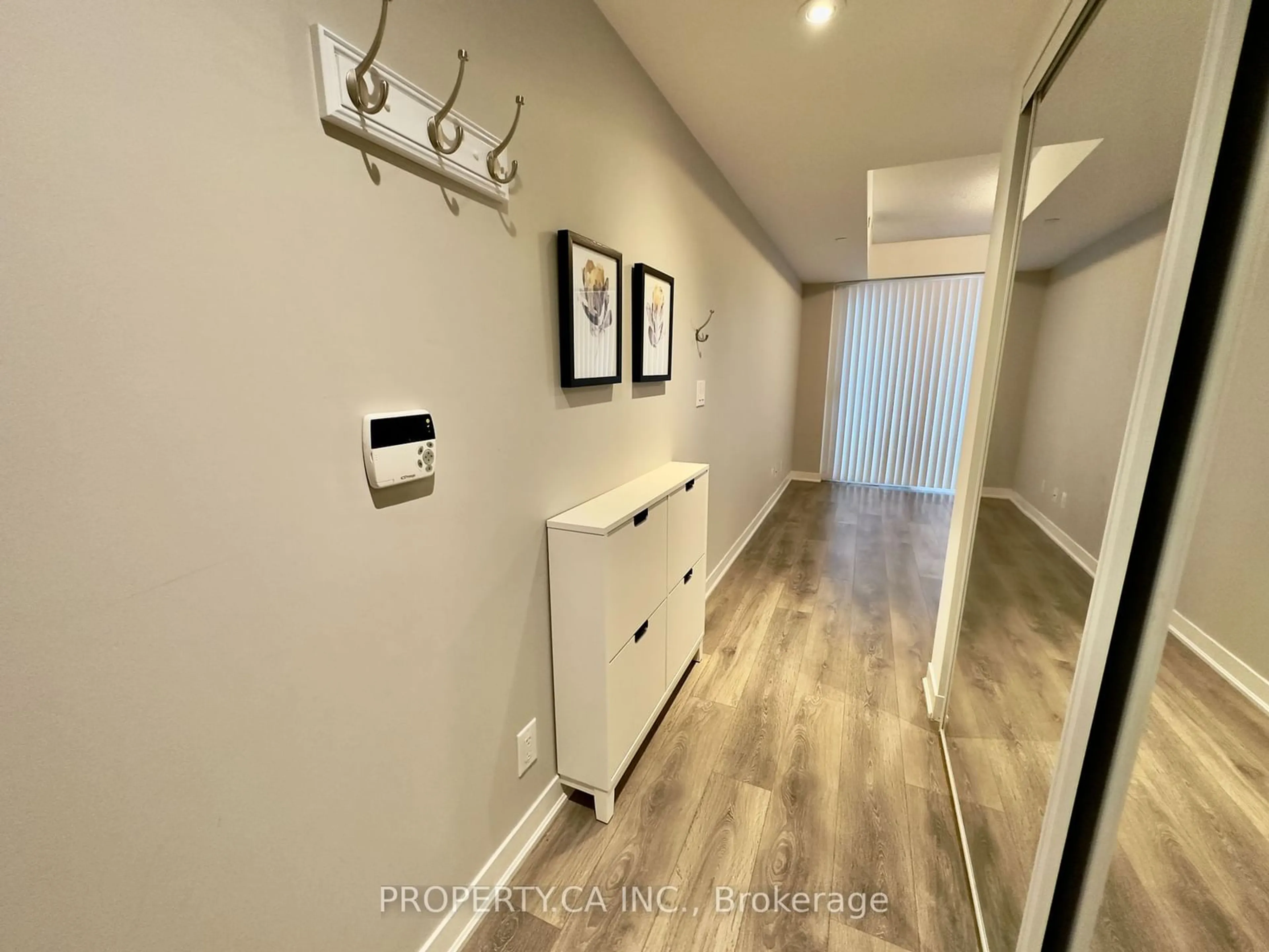 Indoor entryway for 88 Harbour St #4311, Toronto Ontario M5J 0C3