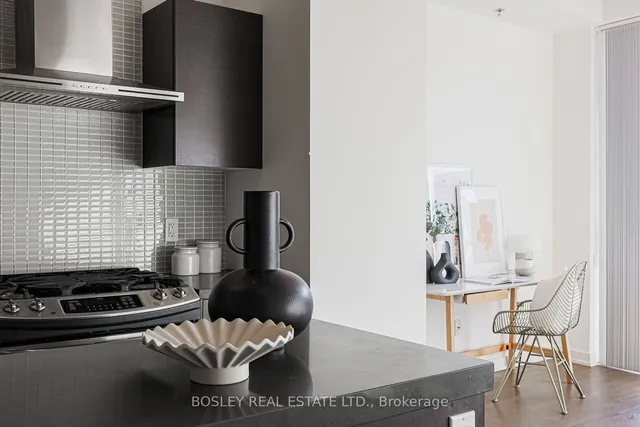 Additional property image - 41 Ossington Ave Unit 204