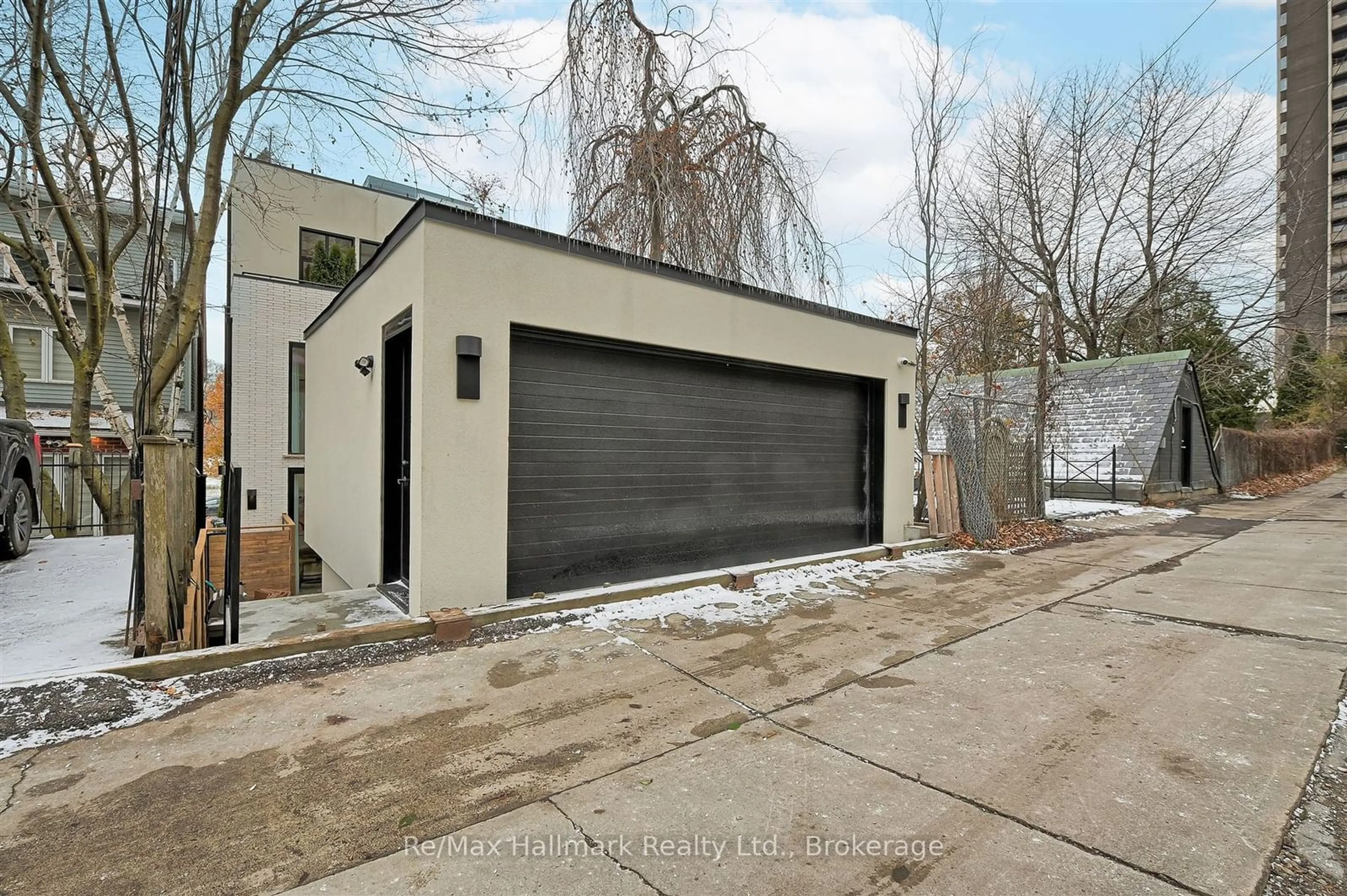 Indoor garage for 63 Pears Ave, Toronto Ontario M5R 1S9