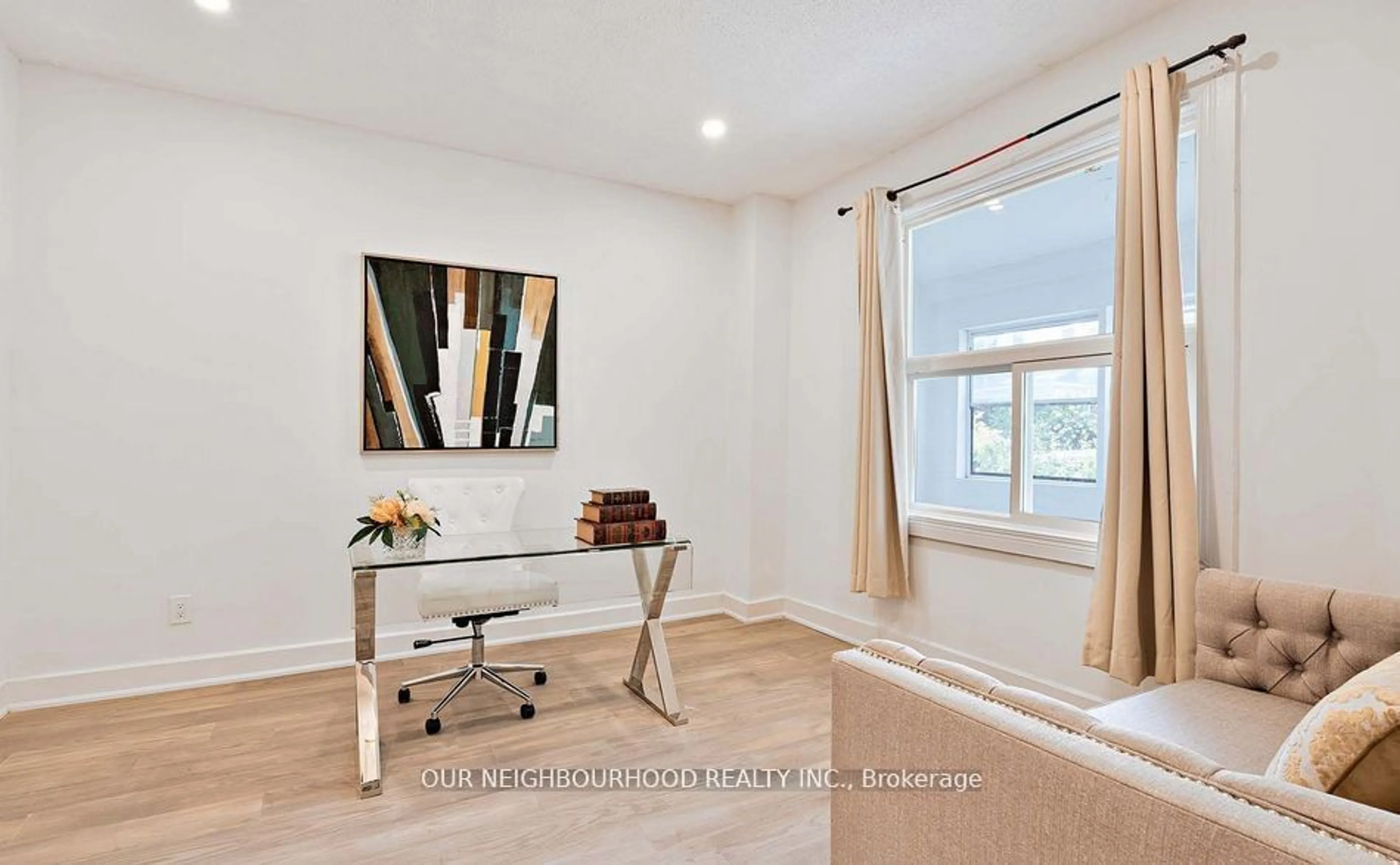 A pic of a room for 243 Lippincott St, Toronto Ontario M5S 2P4