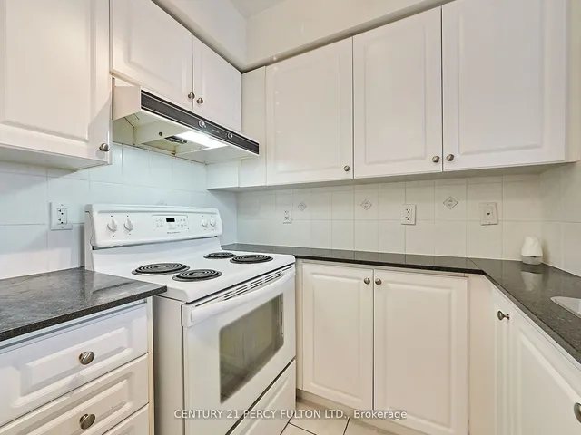 Additional property image - 18 kenaston Gdns Unit 906