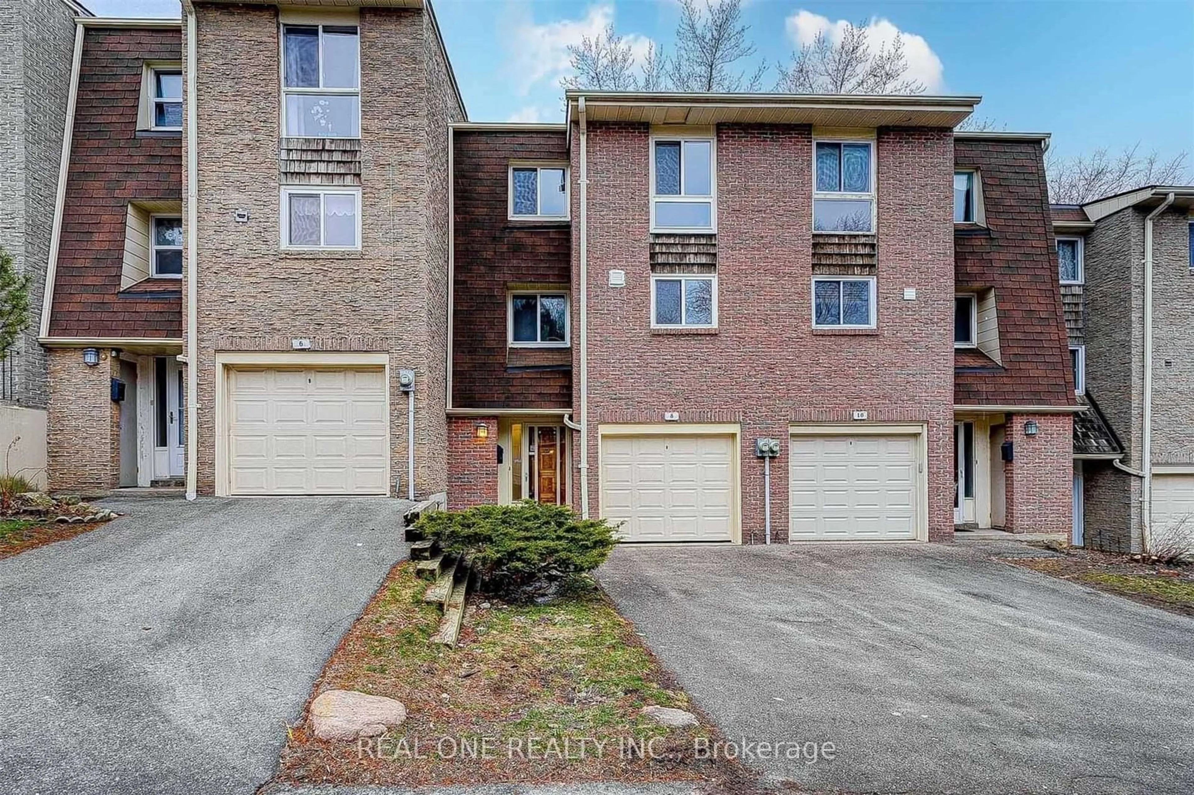 A pic from outside/outdoor area/front of a property/back of a property/a pic from drone, street for 8 Rusty Crest Way #8RC, Toronto Ontario M2J 2Y4