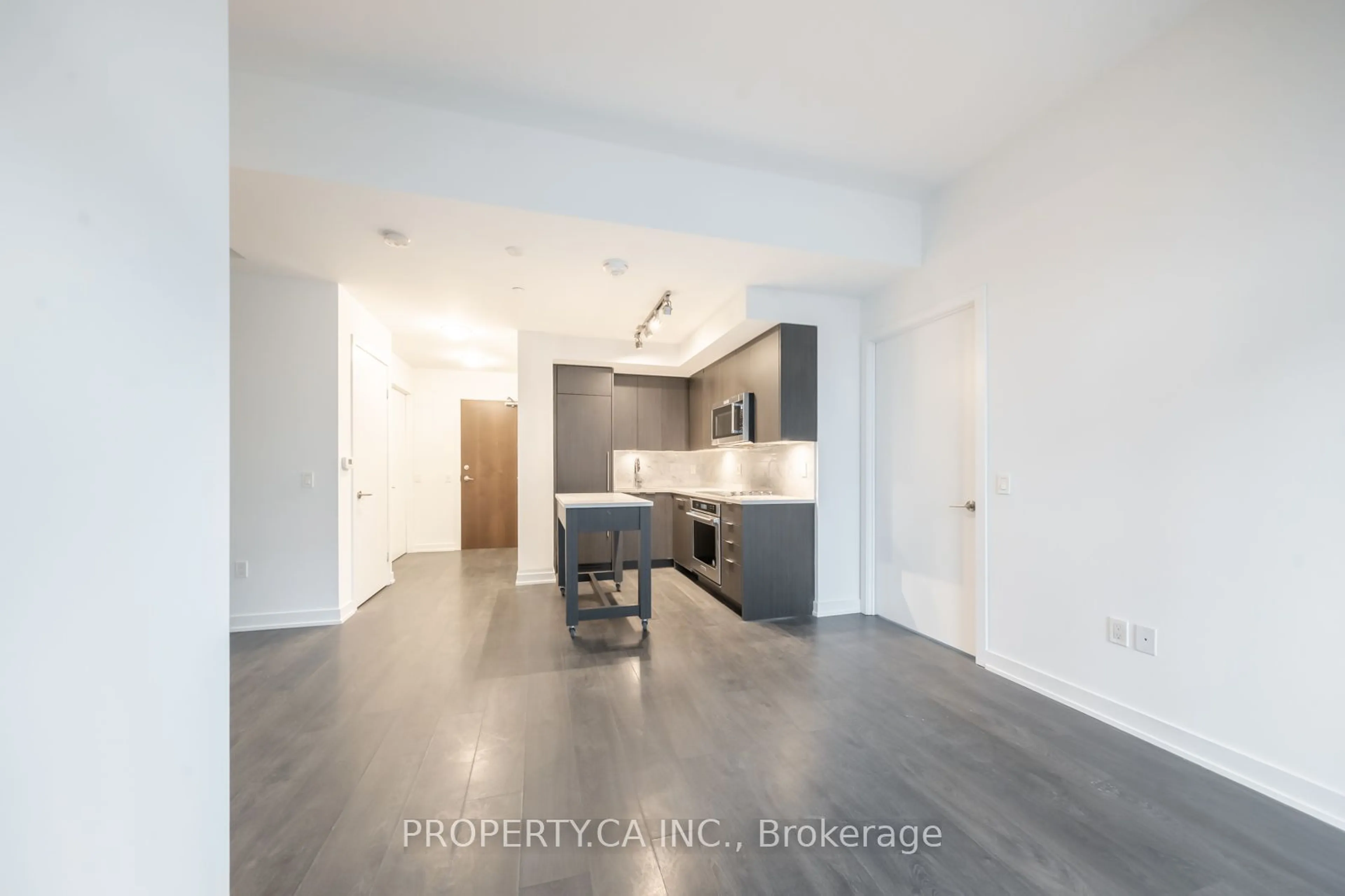 Open concept kitchen, unknown for 38 Iannuzzi St #741, Toronto Ontario M5V 0S2