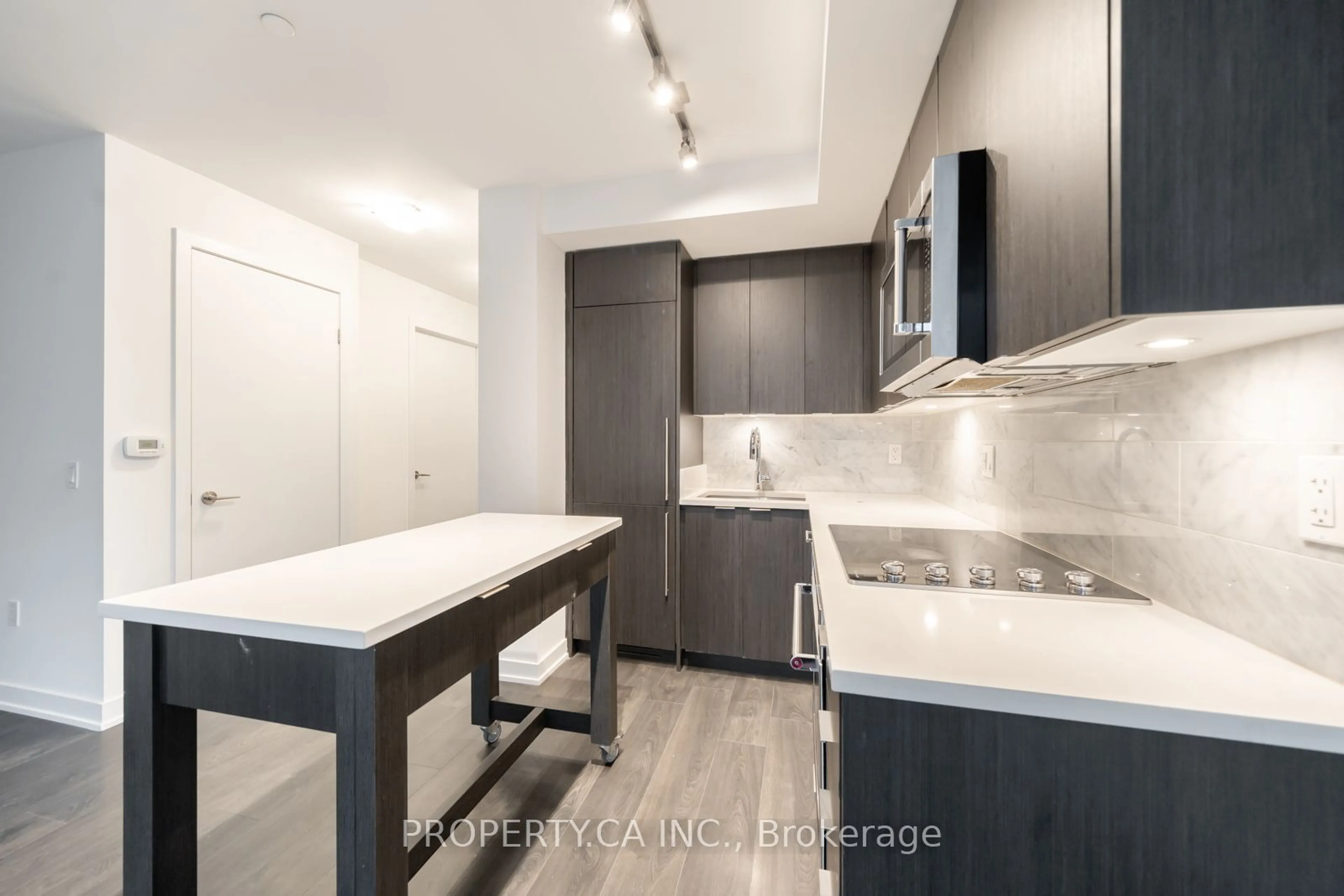 Open concept kitchen, unknown for 38 Iannuzzi St #741, Toronto Ontario M5V 0S2