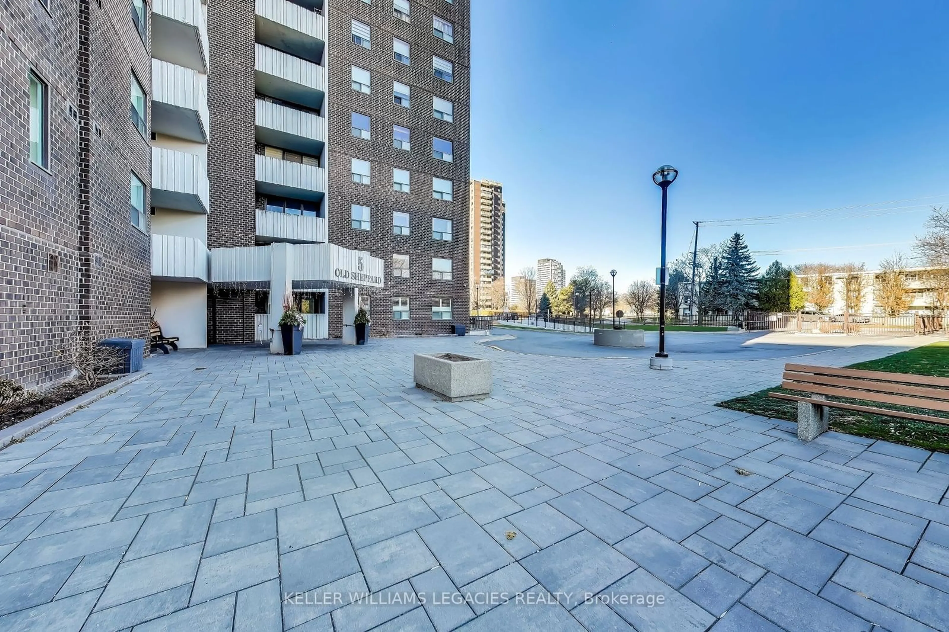 Patio, street for 5 Old Sheppard Ave #1205, Toronto Ontario M2J 4K3