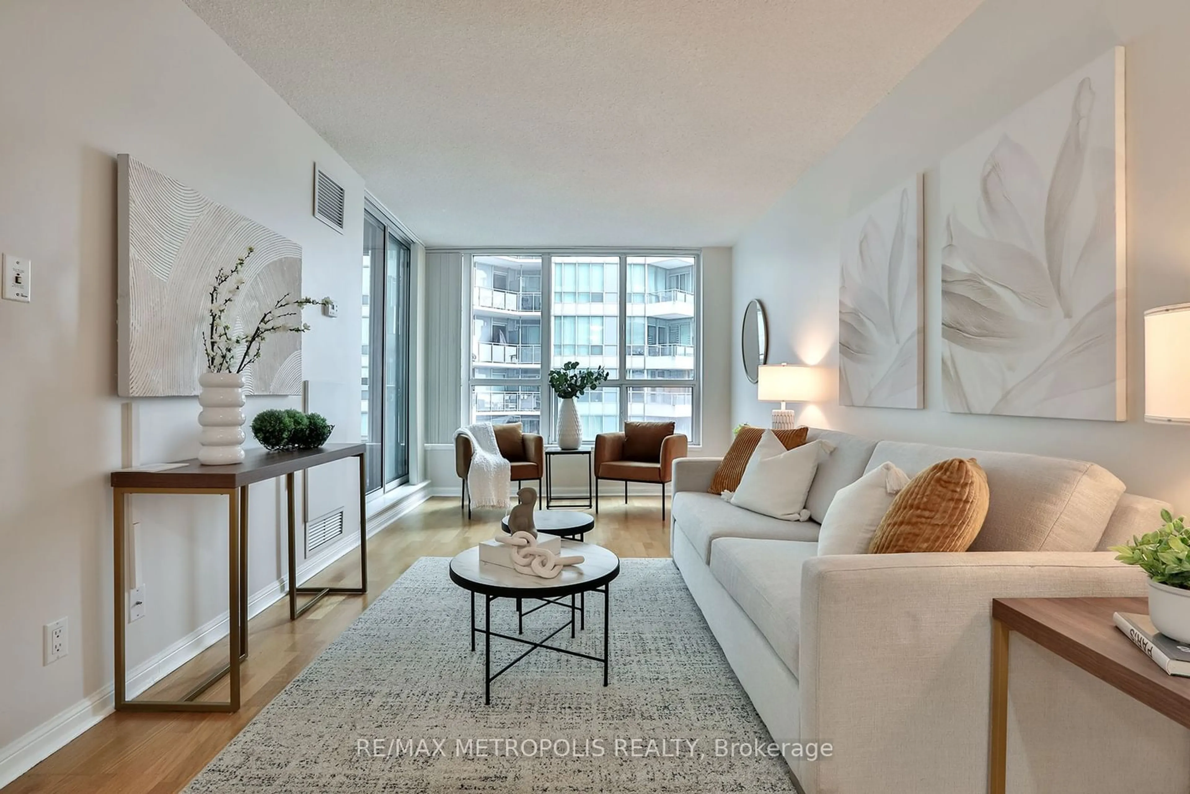 Living room with furniture, unknown for 230 Queens Quay #820, Toronto Ontario M5J 2Y7