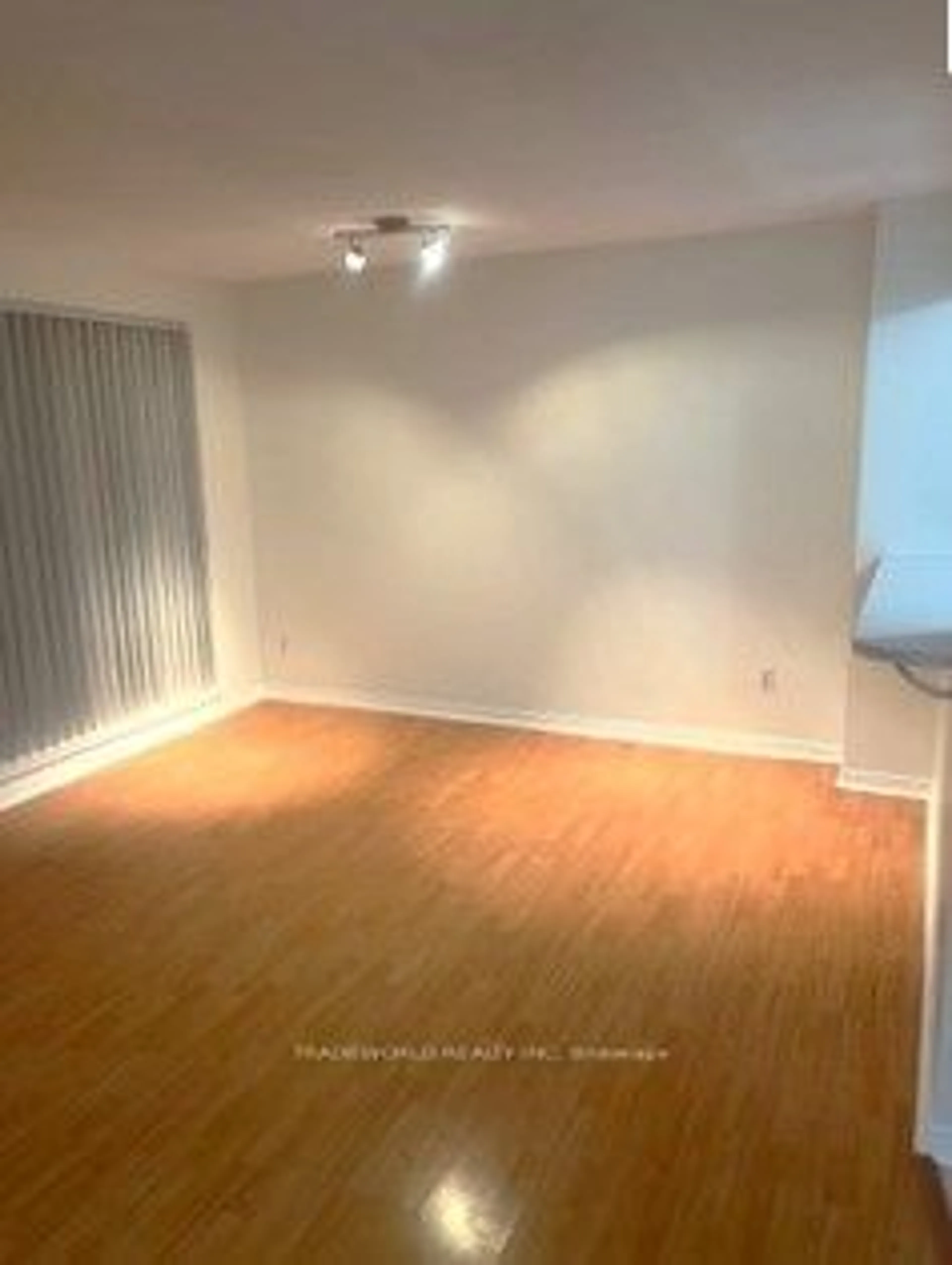 A pic of a room for 99 Hayden St #907, Toronto Ontario M4Y 2P2