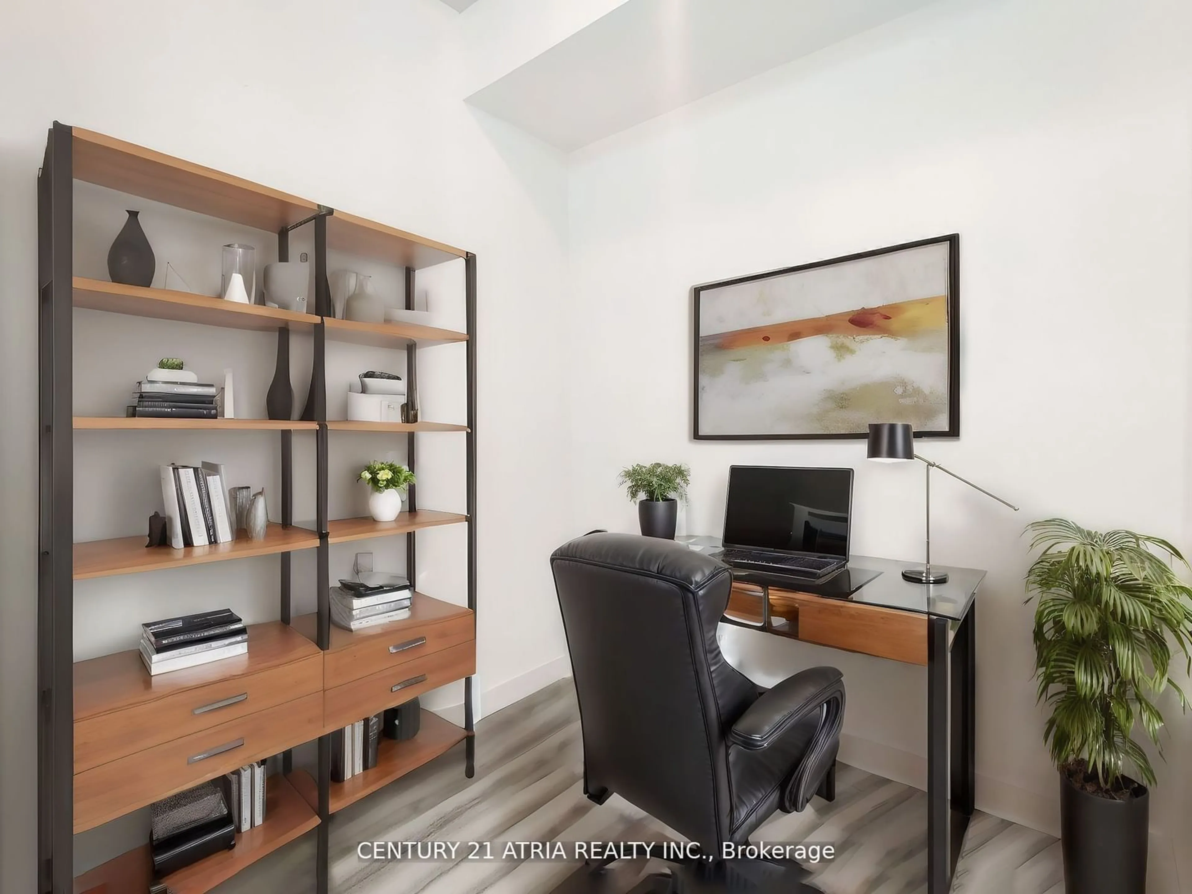 A pic of a room for 9 Spadina Ave #511, Toronto Ontario M5V 3V5