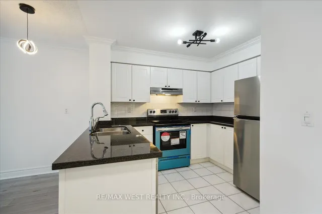 Additional property image - 1 Hycrest Ave Unit 203
