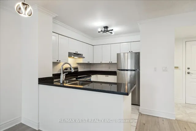 Additional property image - 1 Hycrest Ave Unit 203