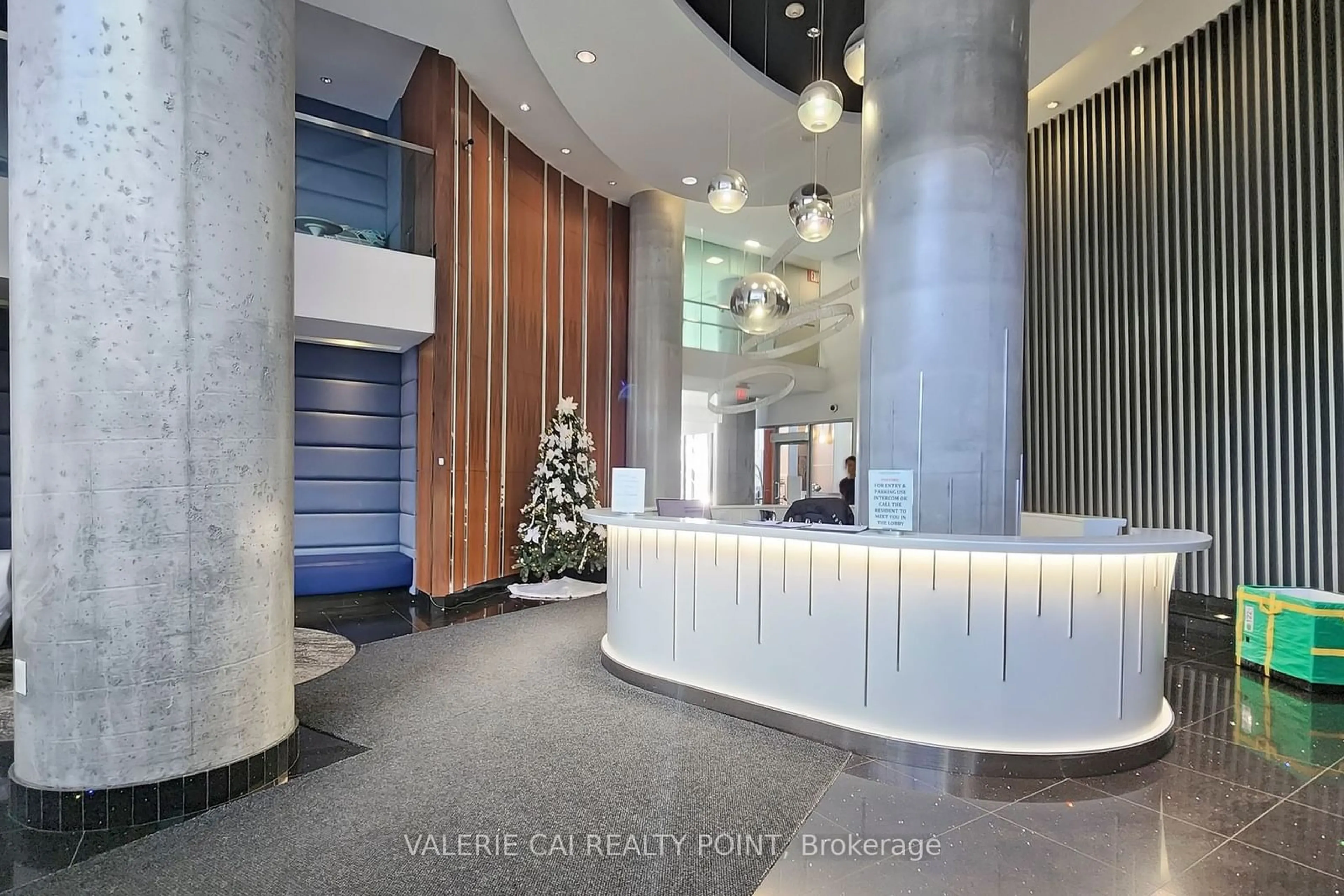 Indoor foyer for 38 Dan Leckie Way #1612, Toronto Ontario M5V 2V6