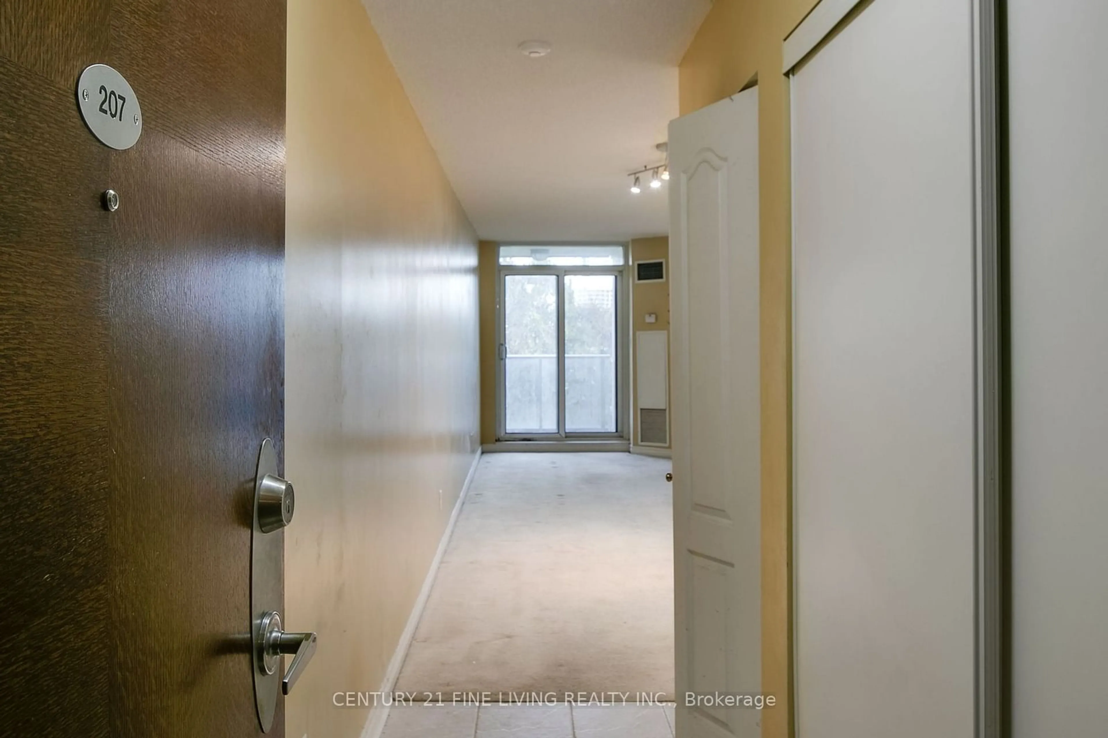 Indoor foyer for 3 Rean Dr #207, Toronto Ontario M2K 3C2