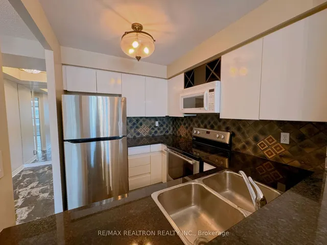 Additional property image - 942 Yonge St Unit 909