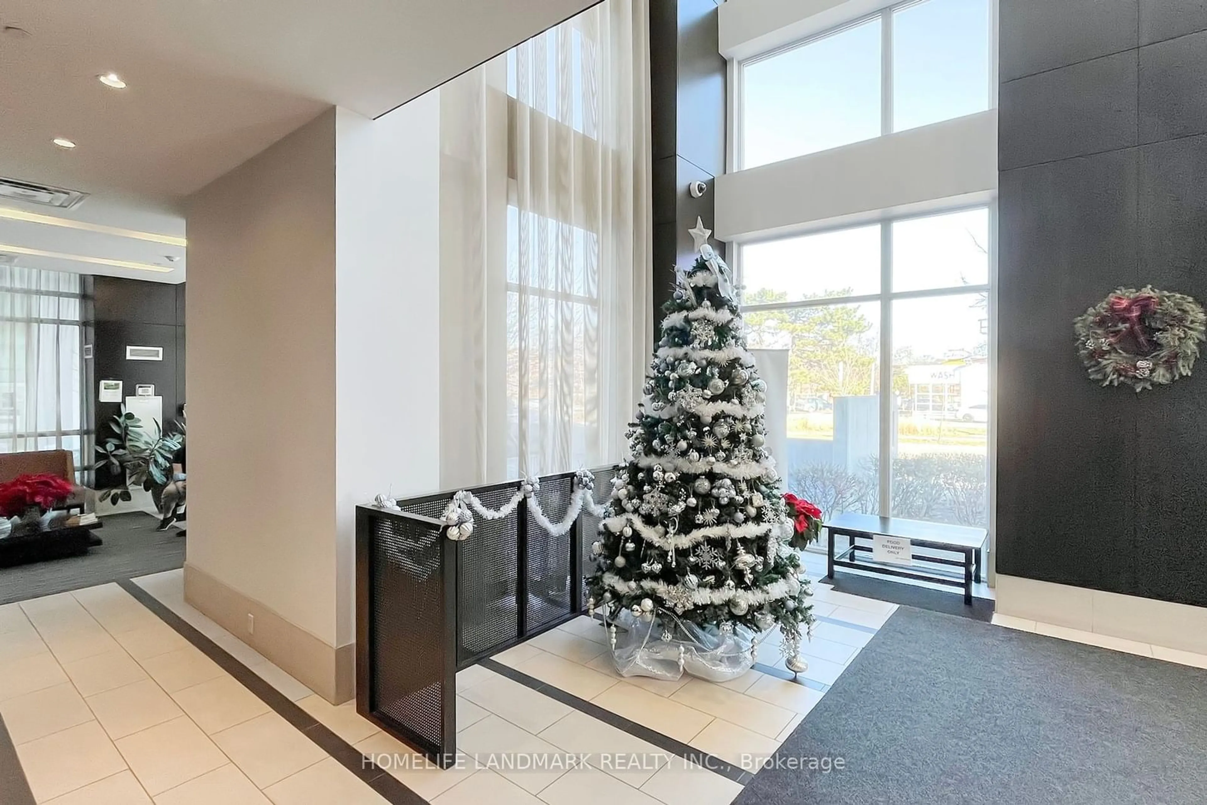 Indoor foyer for 30 Herons Hill Way #506, Toronto Ontario M2J 1V7