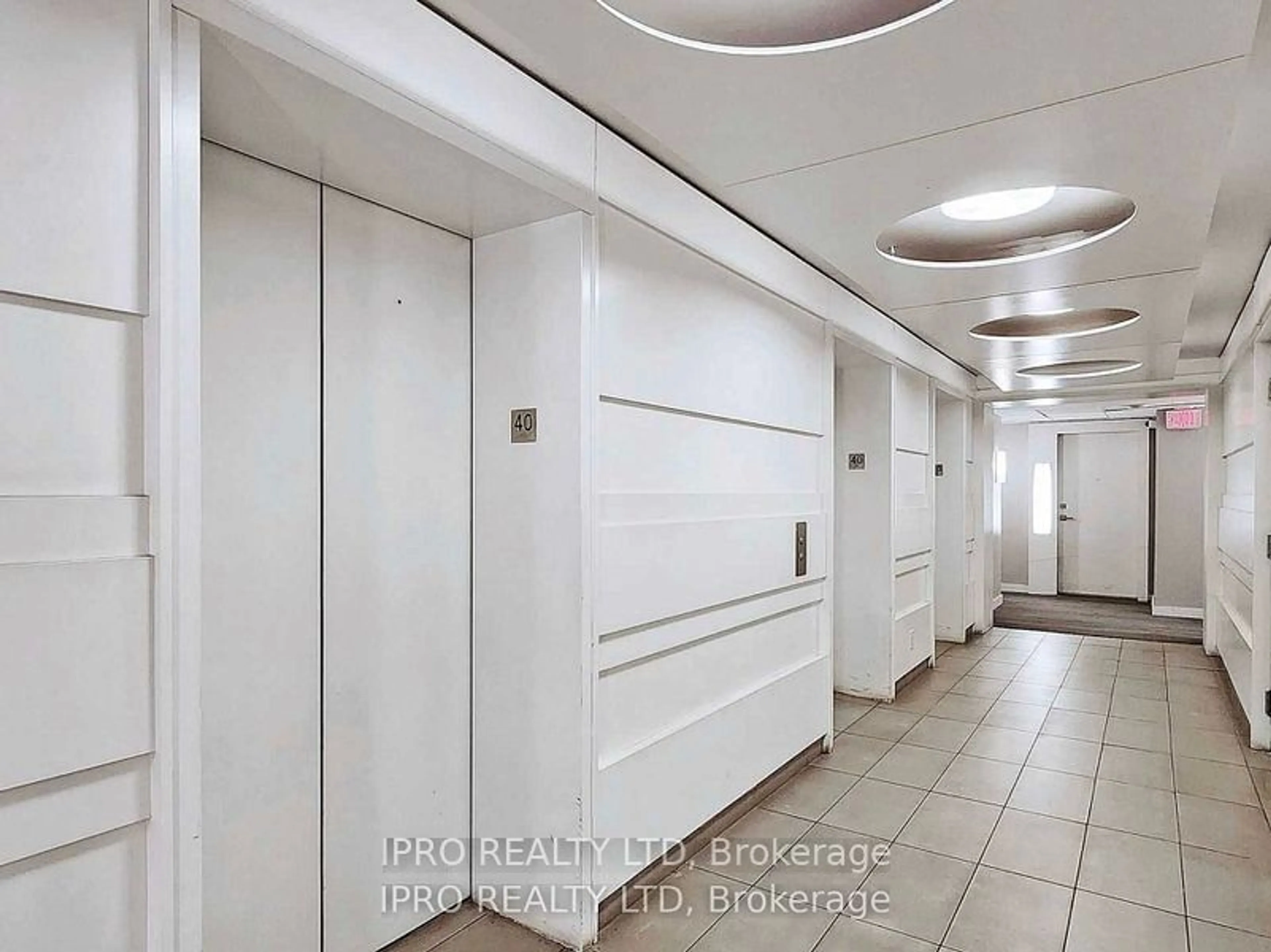 Indoor foyer for 14 York St #3004, Toronto Ontario M5J 0B1