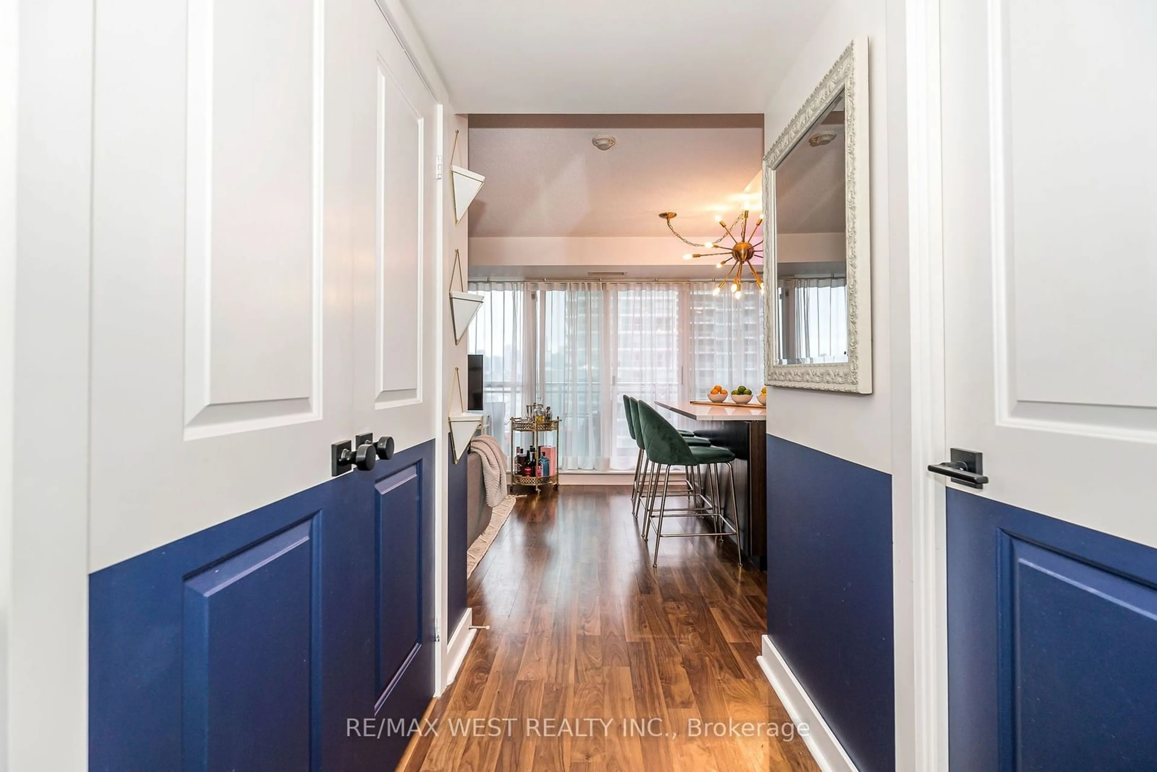 Indoor entryway for 100 Western Battery Rd #1601, Toronto Ontario M6K 3S2