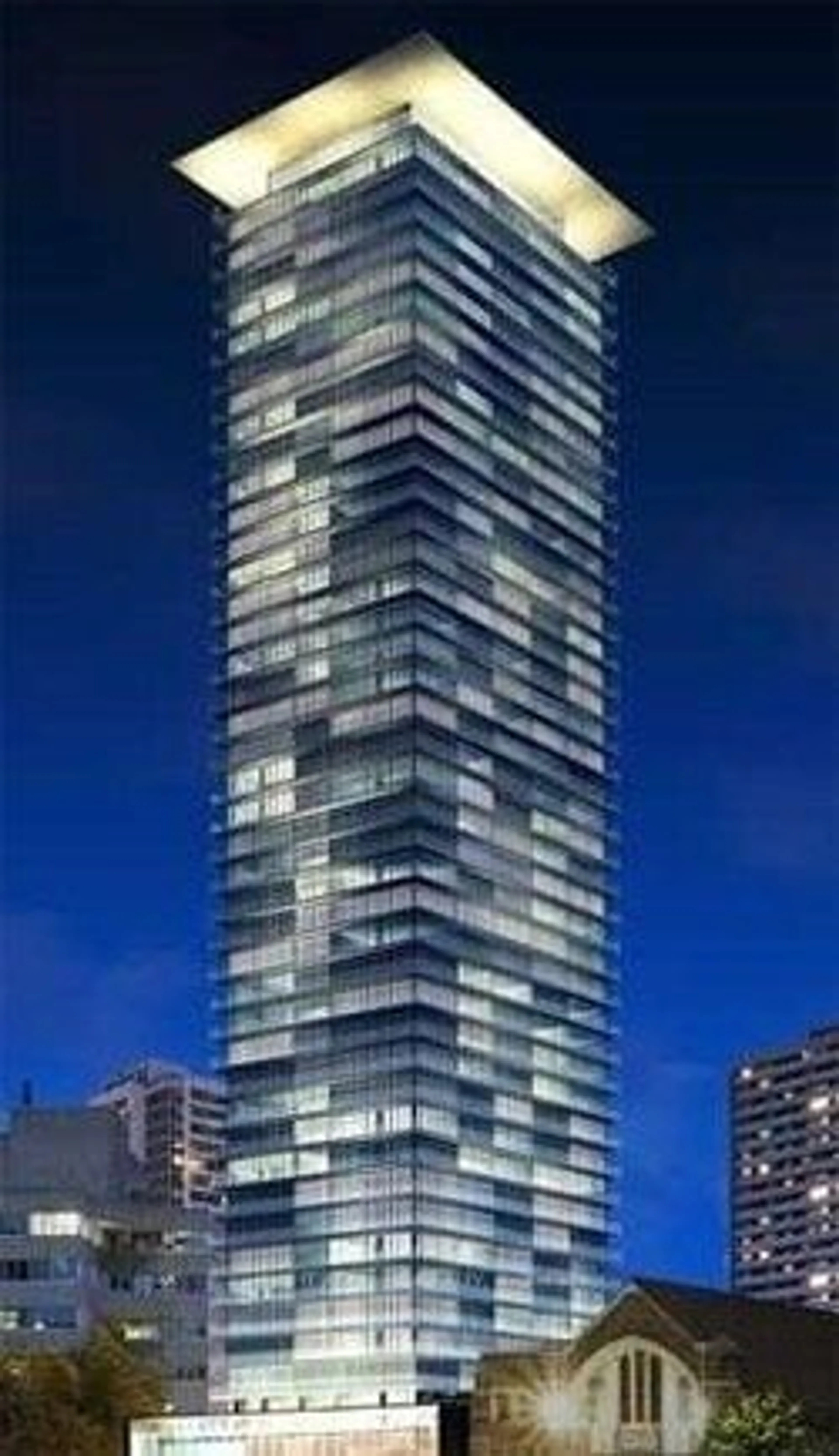 Blurry image for 42 Charles St #2802, Toronto Ontario M4Y 1T4