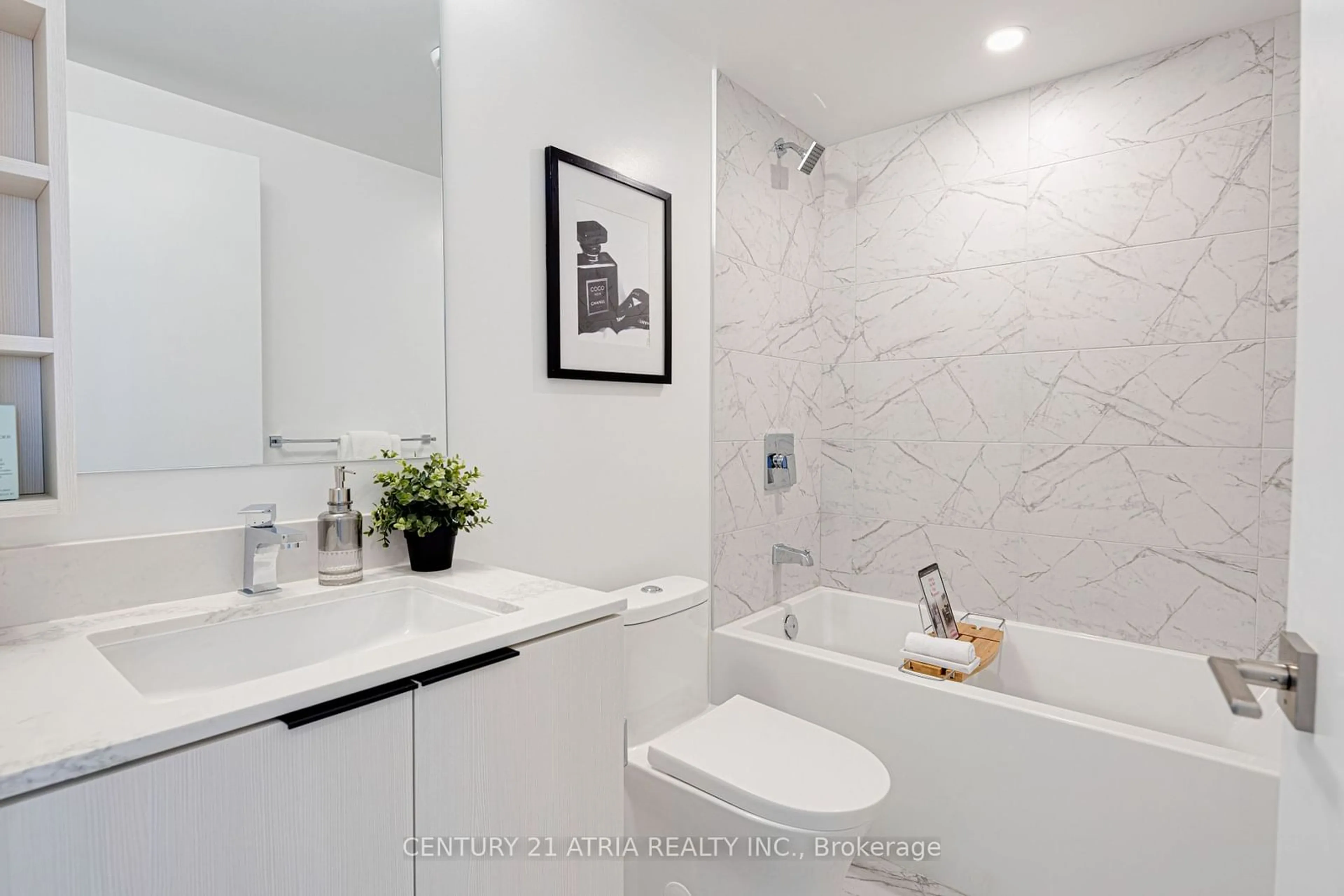 Contemporary bathroom, ceramic/tile floor for 82 Dalhousie St #3709, Toronto Ontario M5B 0C5