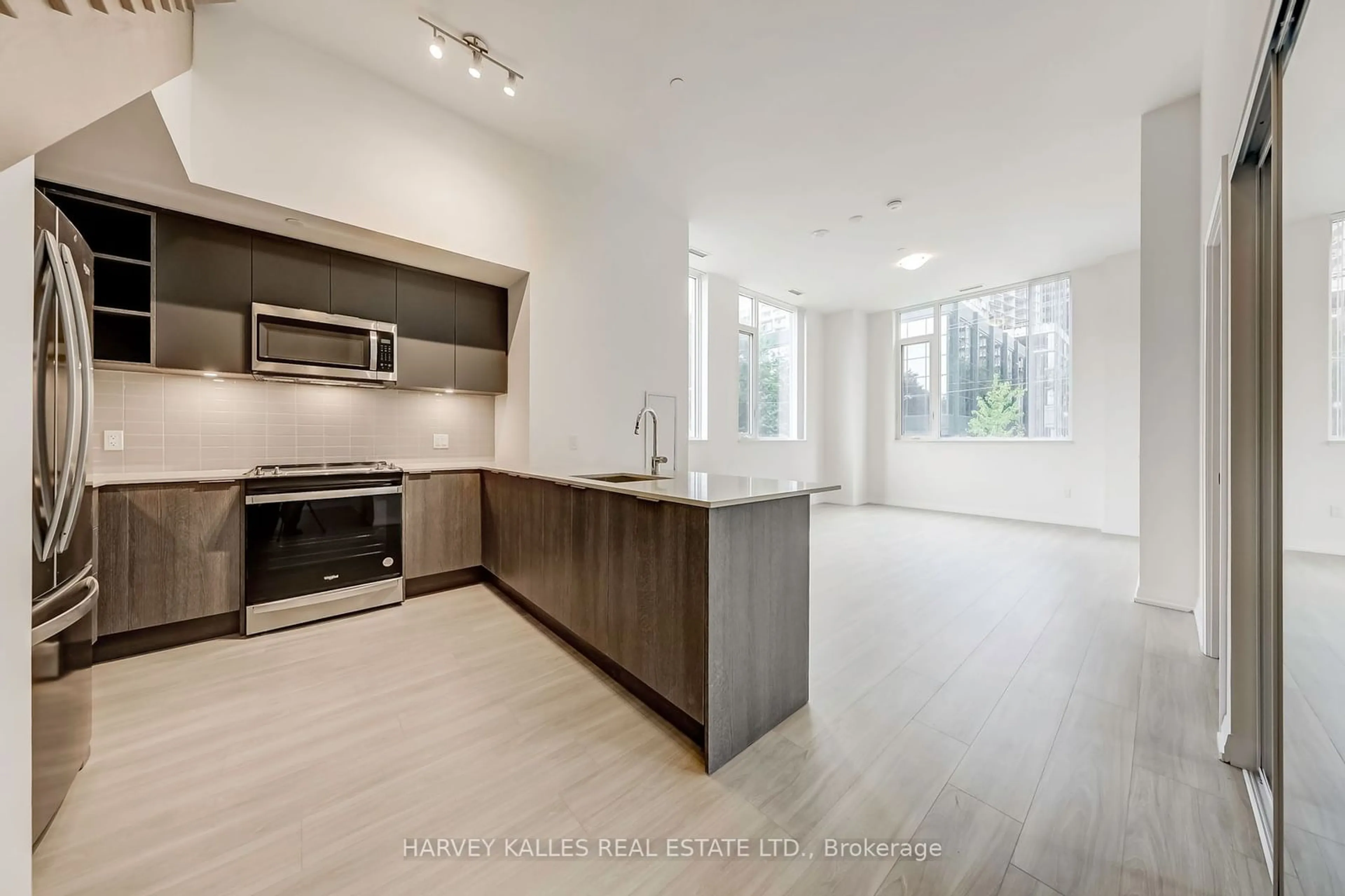 Open concept kitchen, unknown for 25 Holly St #TH109, Toronto Ontario M4S 0E3