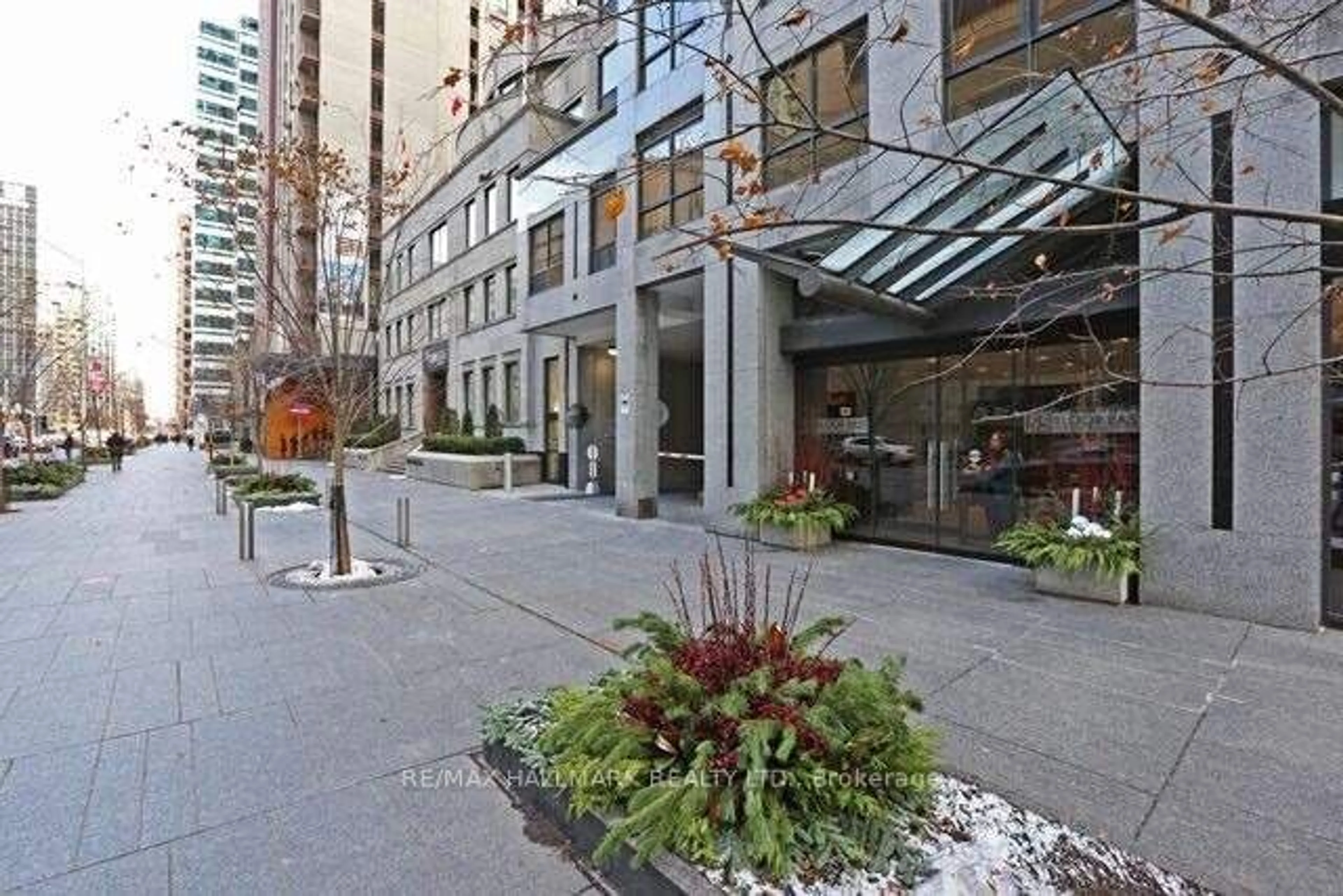 Patio, street for 55 Bloor St #1203, Toronto Ontario M4W 3W6