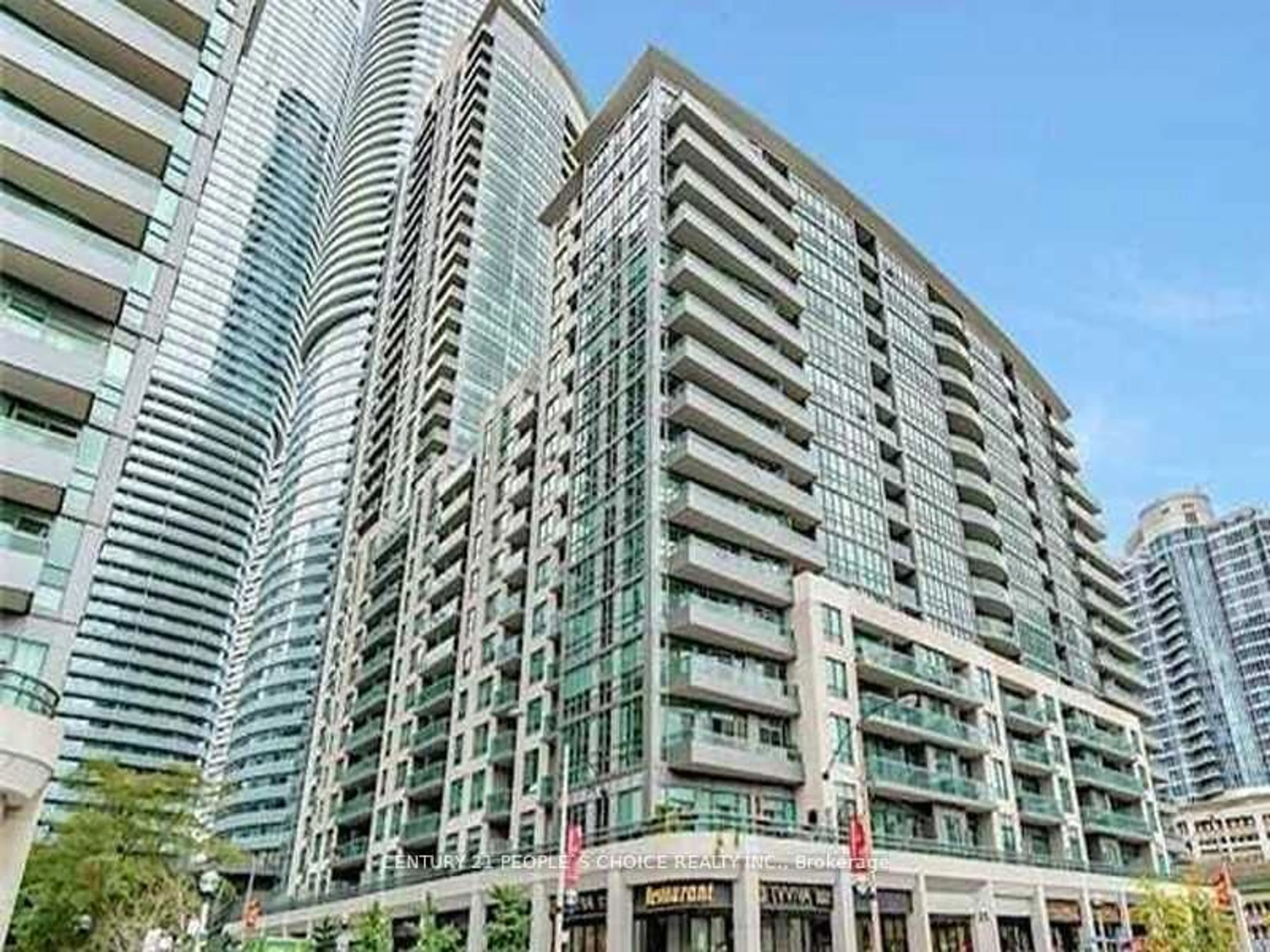 Indoor foyer for 25 Lower Simcoe St #1206, Toronto Ontario M5J 3A1