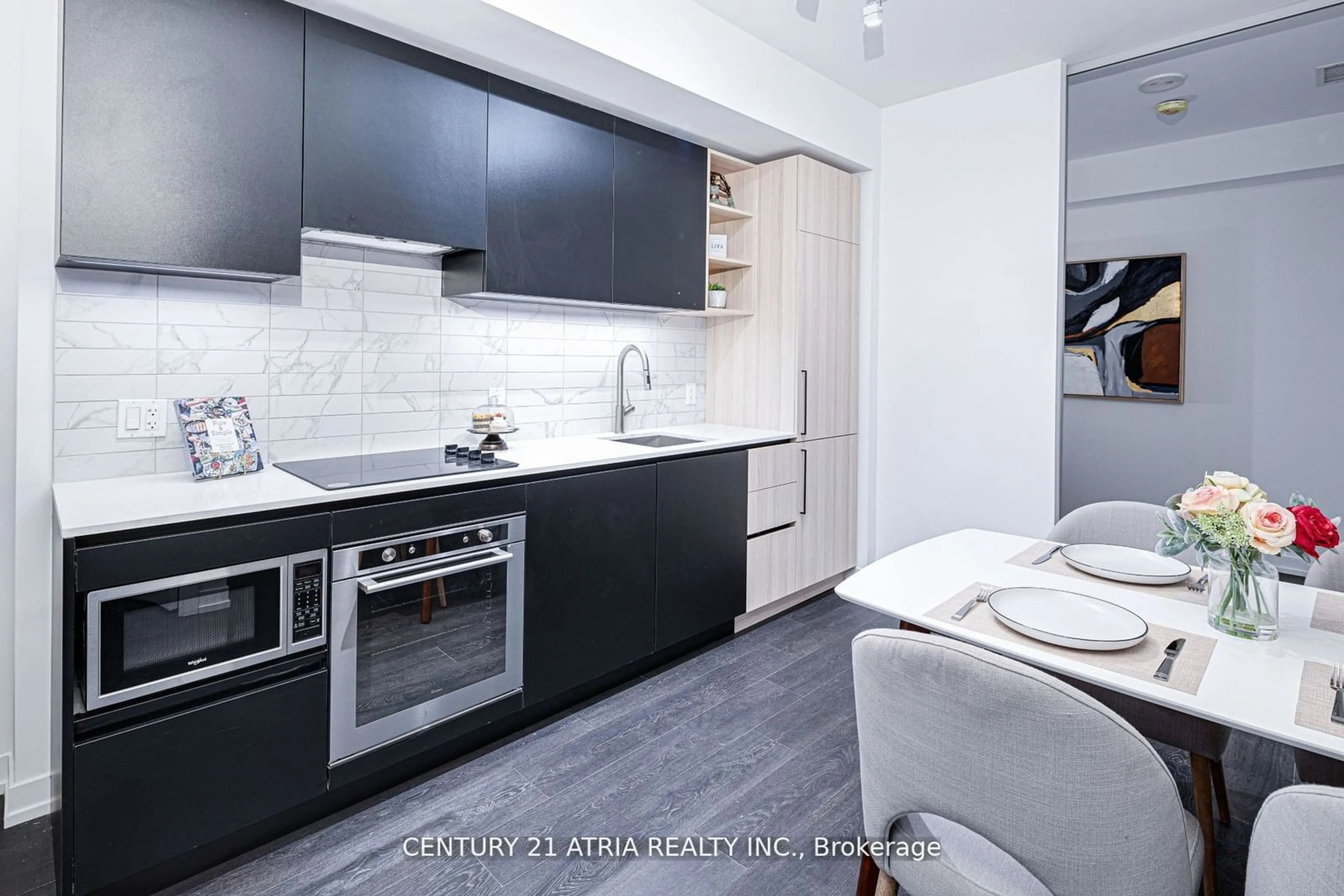 Standard kitchen, ceramic/tile floor for 55 Mercer St #322, Toronto Ontario M5V 0W4