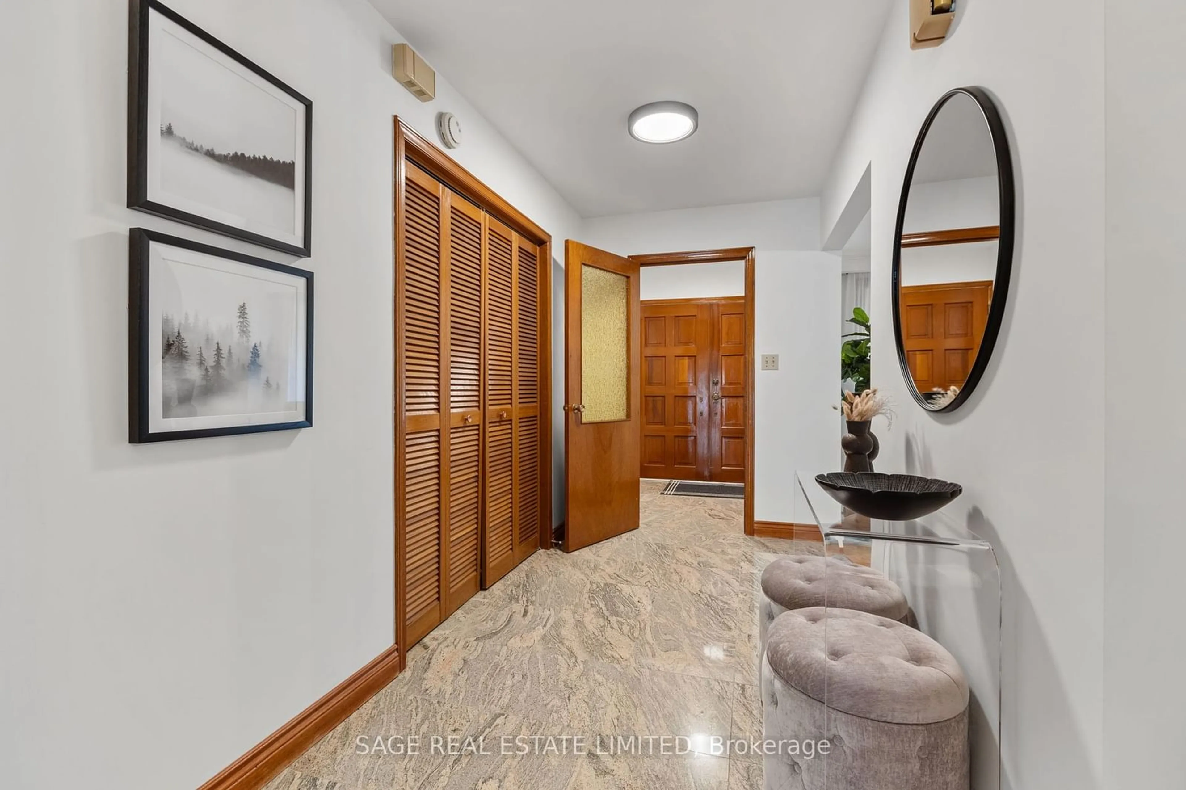 Indoor foyer for 56 Fairchild Ave, Toronto Ontario M2M 1T7