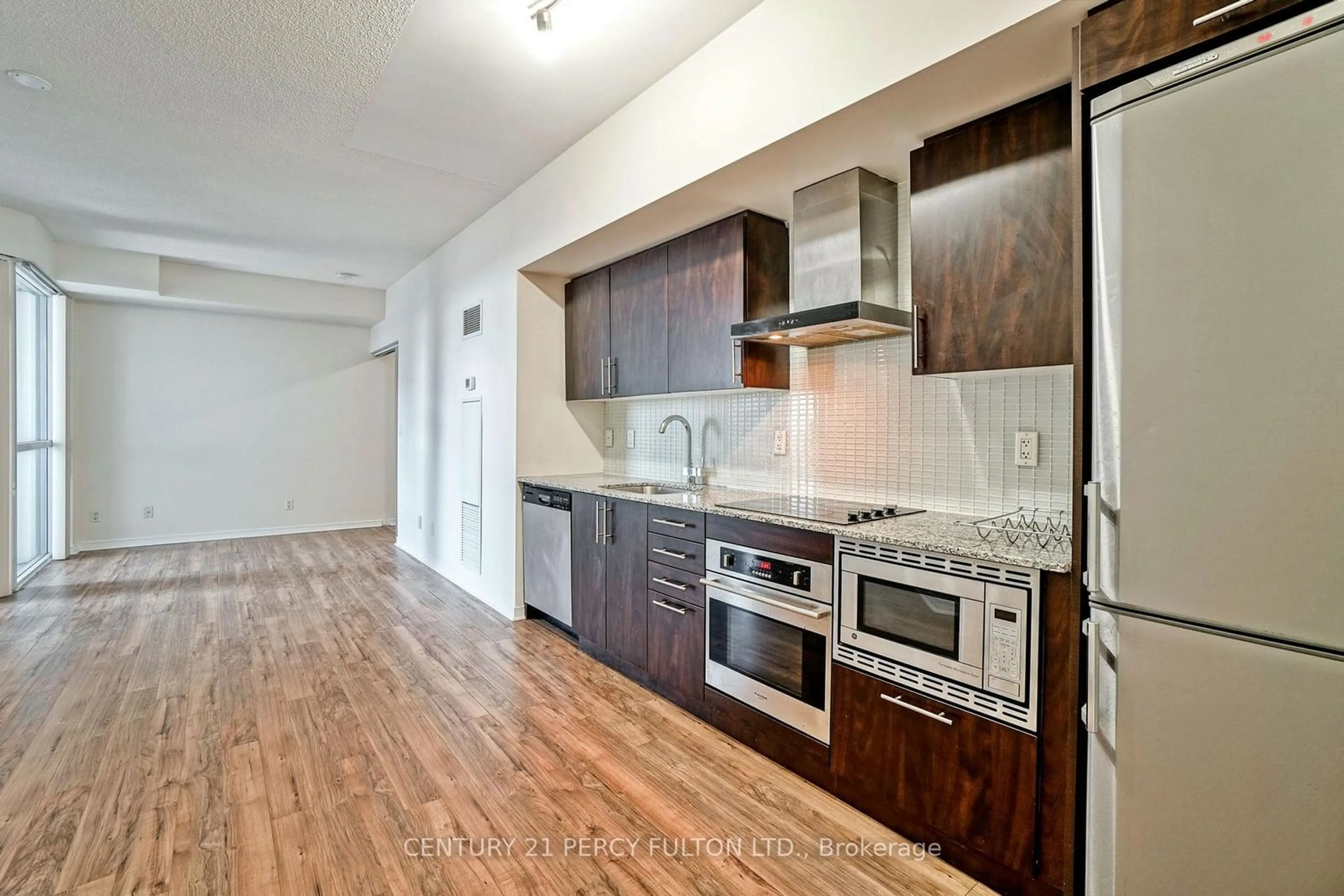 Standard kitchen, wood/laminate floor for 352 Front St #2211, Toronto Ontario M5V 0K3