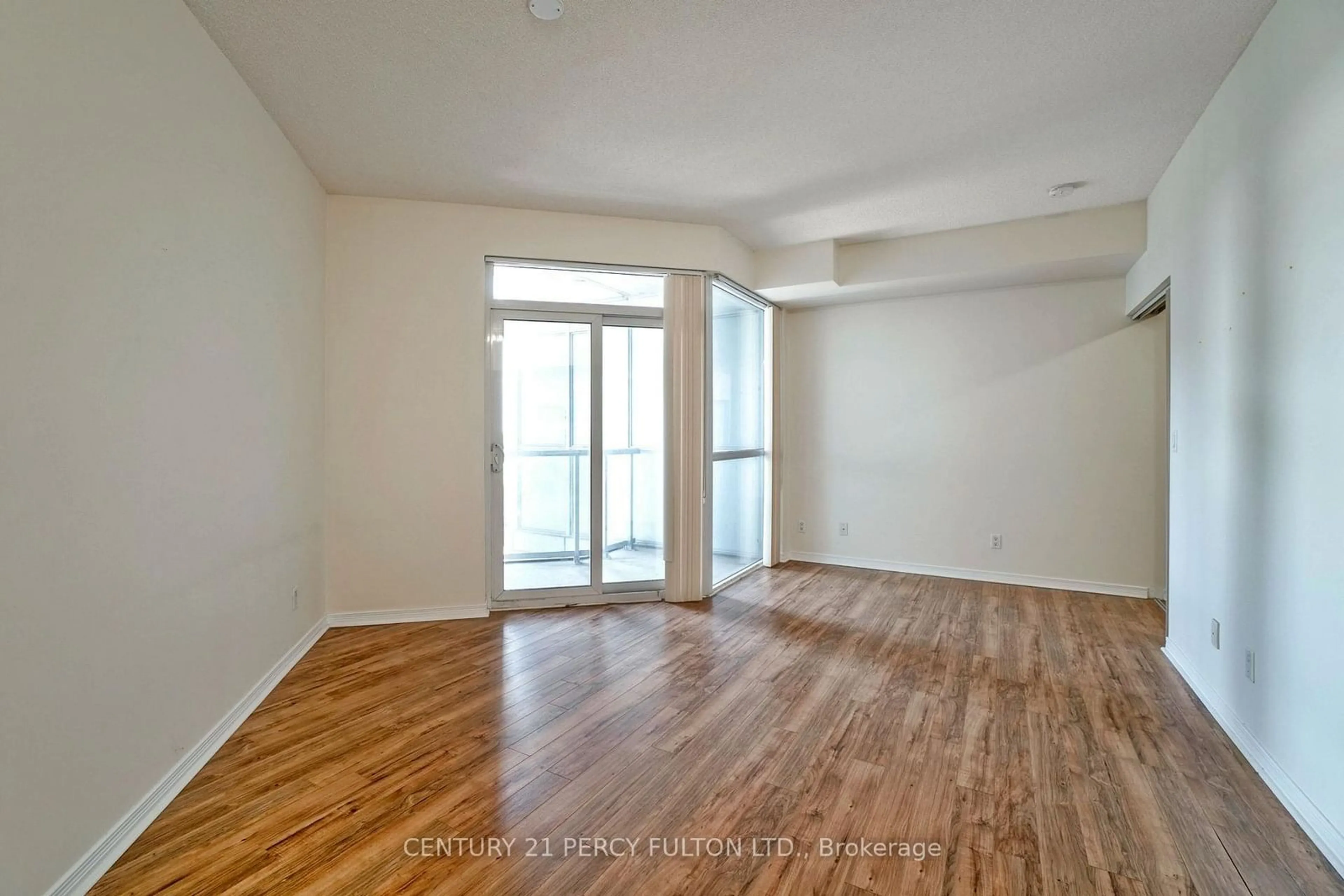 A pic of a room for 352 Front St #2211, Toronto Ontario M5V 0K3