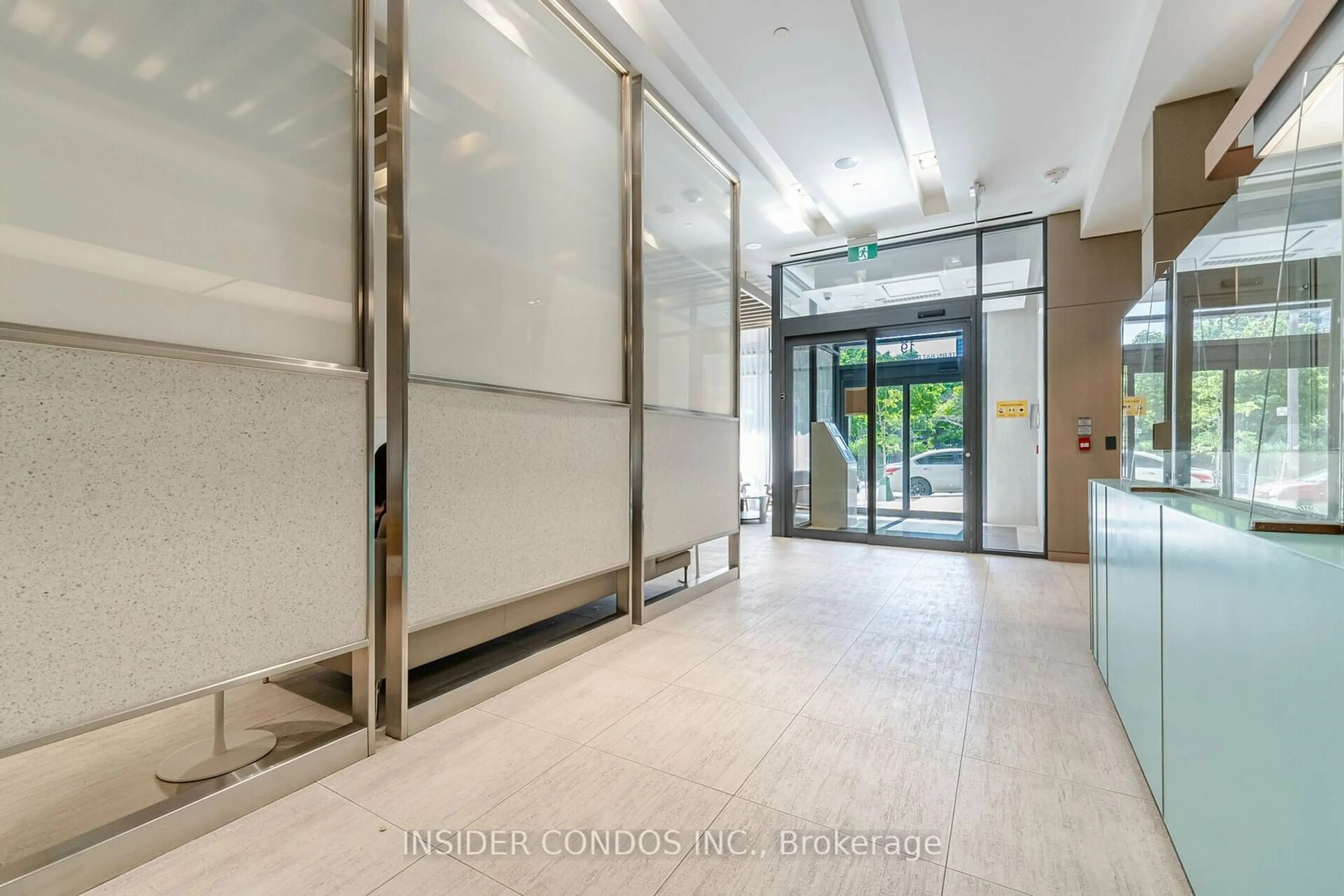 Indoor foyer for 19 Western Battery Rd #3217, Toronto Ontario M6K 0E3