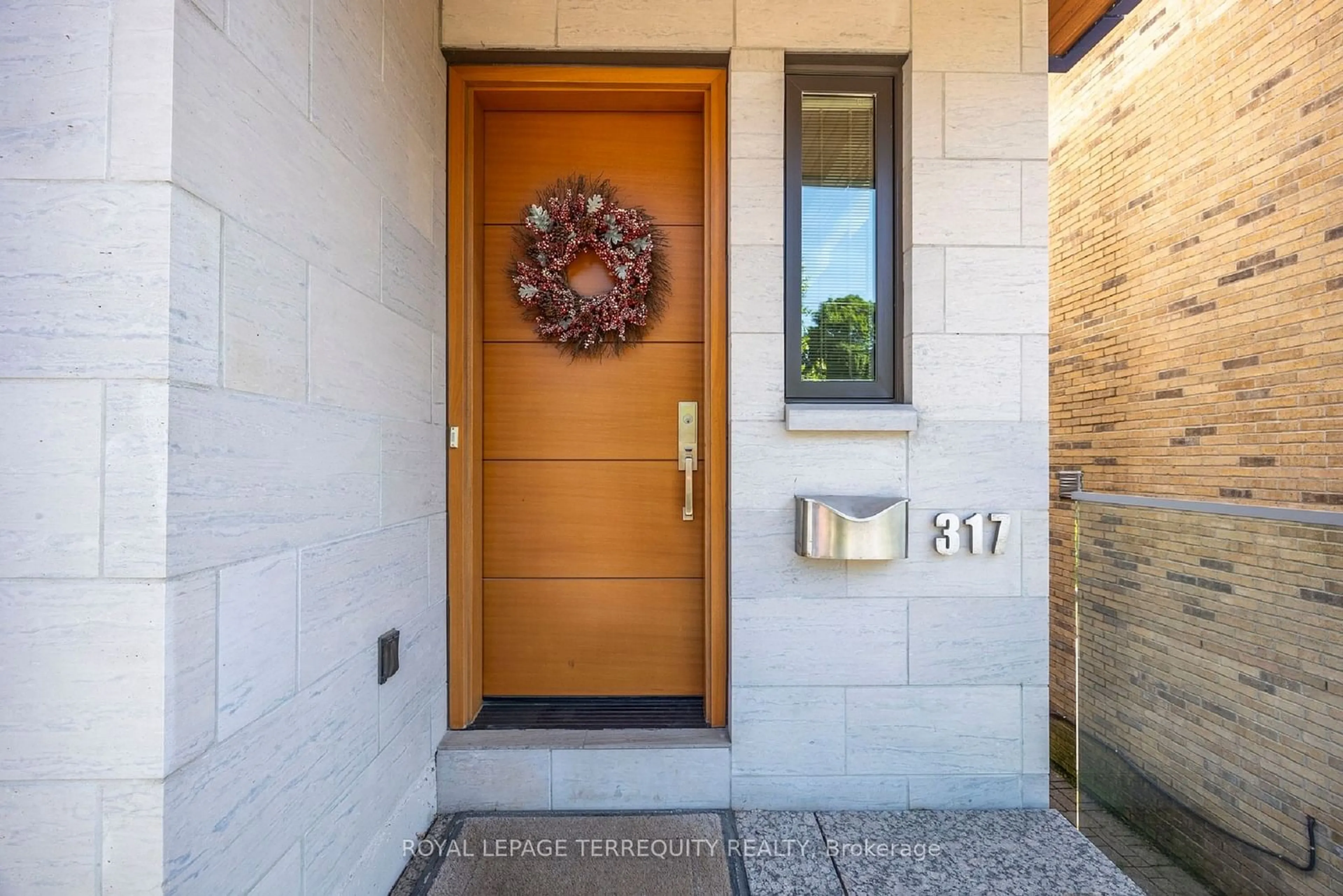 Indoor entryway for 317 Keewatin Ave, Toronto Ontario M4P 2A4