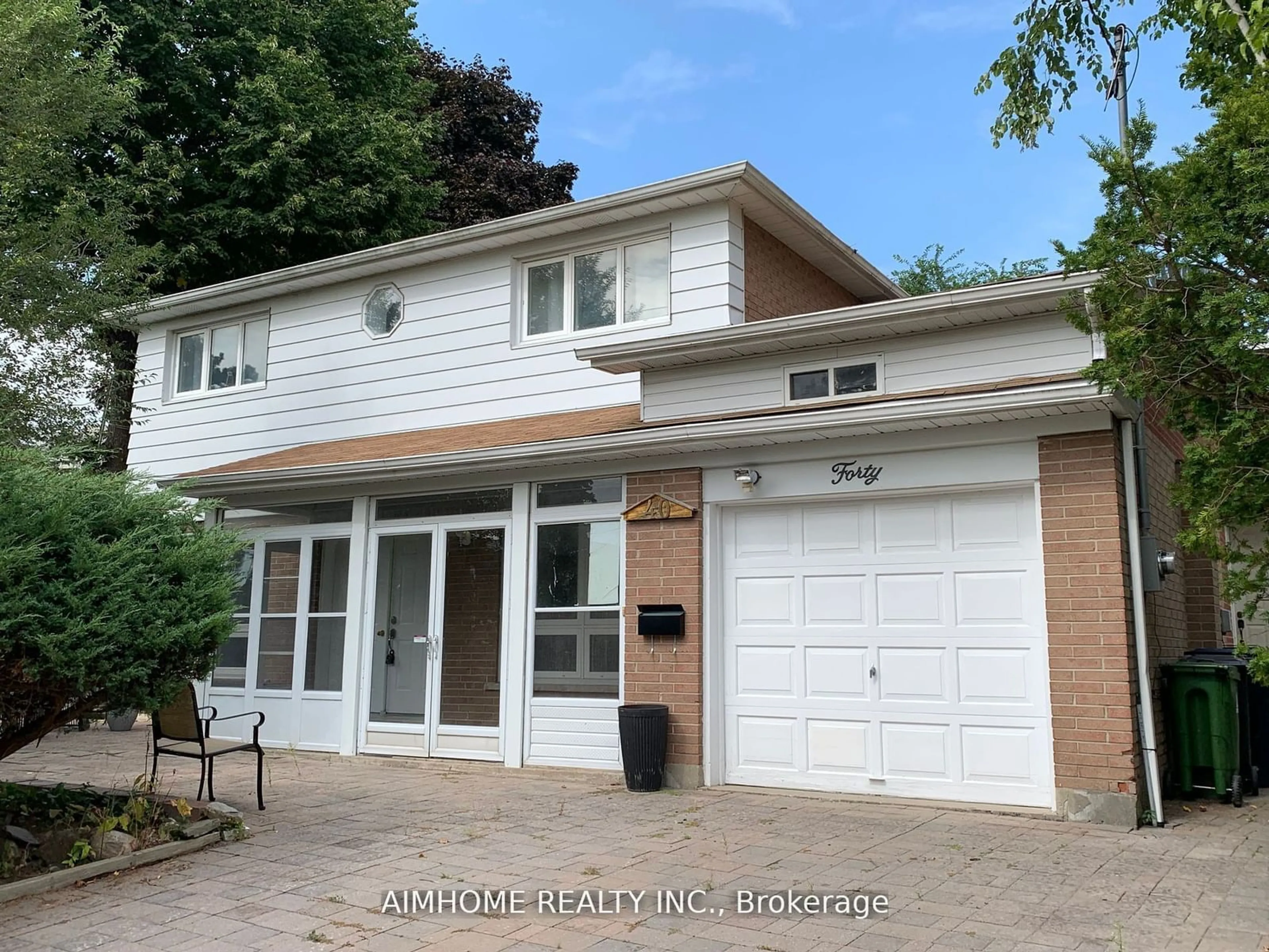 Home with vinyl exterior material, street for 40 Axsmith. Cres, Toronto Ontario M2J 3K3