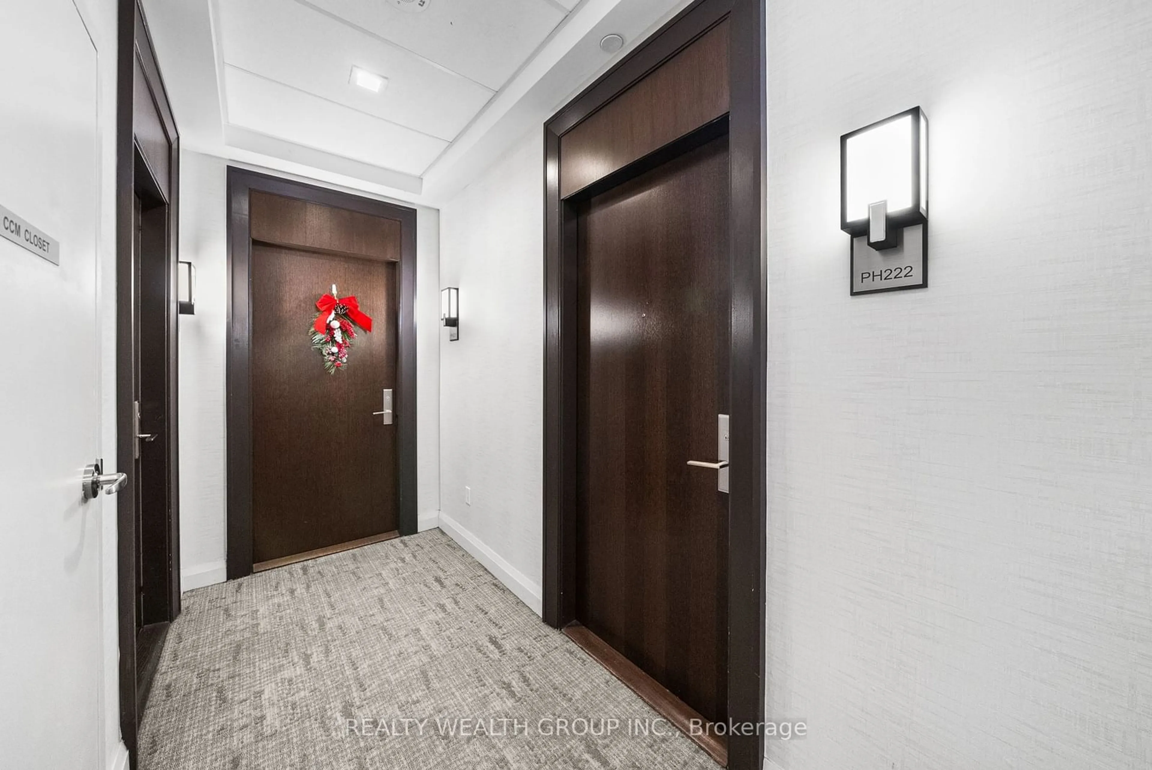 Indoor foyer for 460 Adelaide St #PH222, Toronto Ontario M5A 0E7