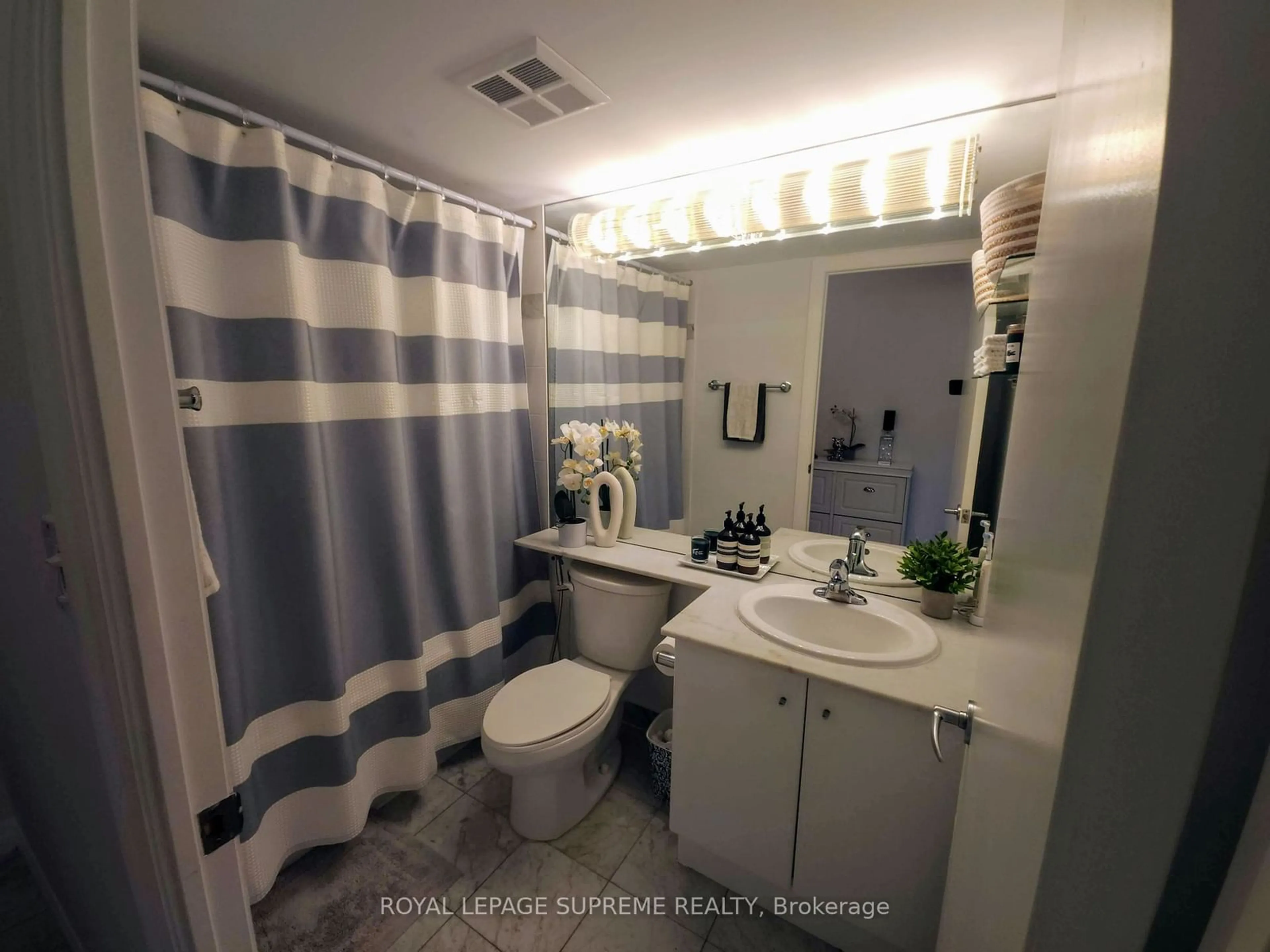 Standard bathroom, ceramic/tile floor for 300 Bloor St #504, Toronto Ontario M6M 2S7