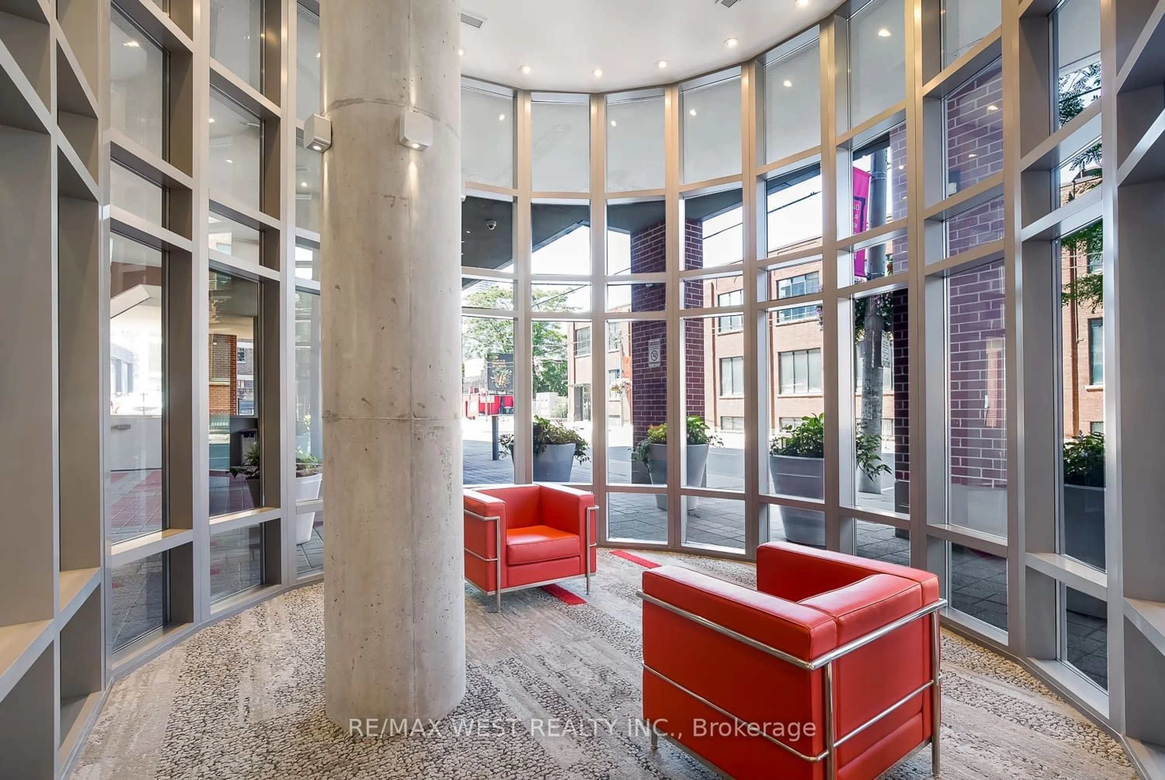 Indoor foyer for 255 Richmond St #1111, Toronto Ontario M5A 4T7