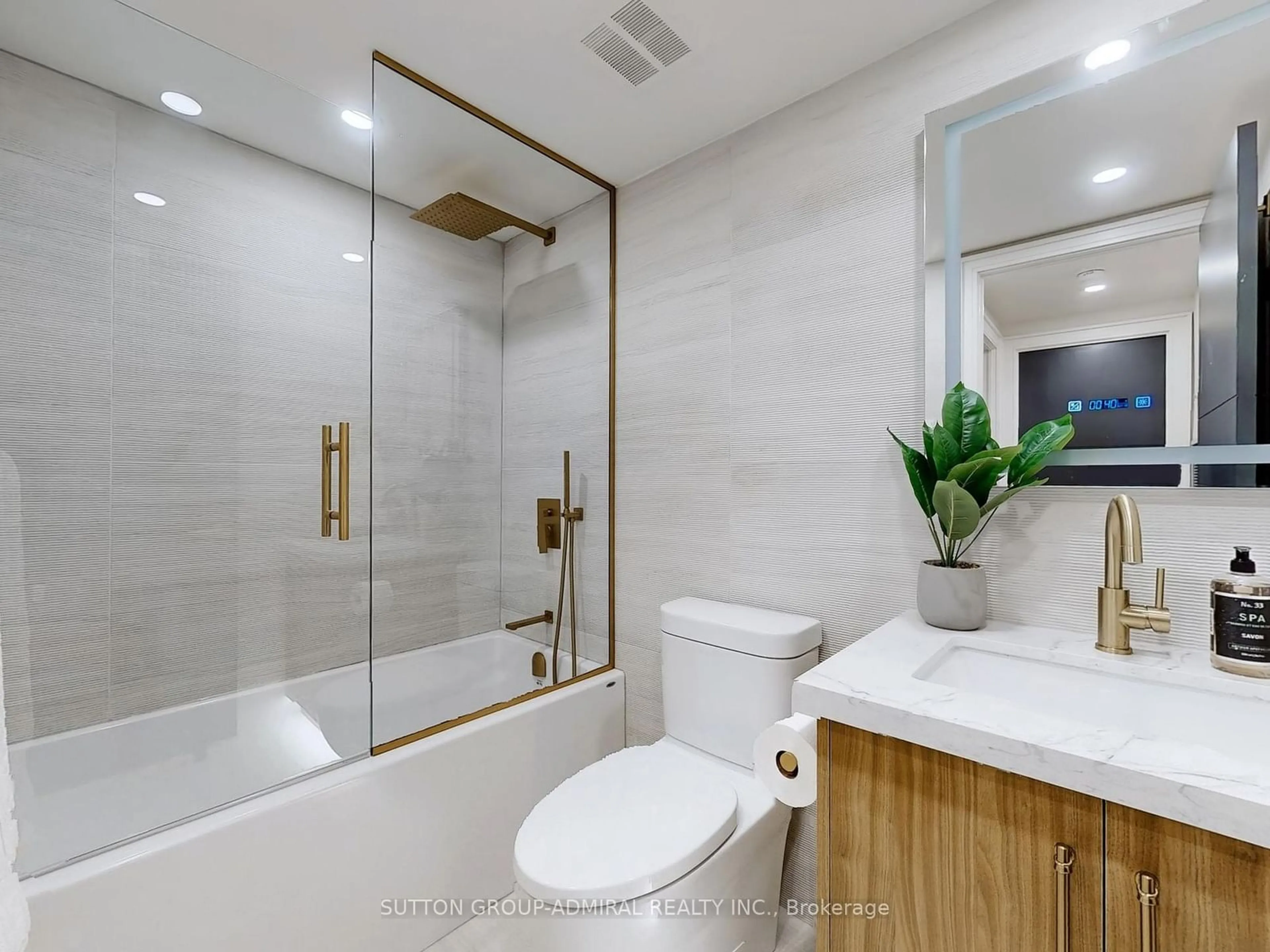 Contemporary bathroom, ceramic/tile floor for 65 SPRING GARDEN Ave #102, Toronto Ontario M2N 6H9