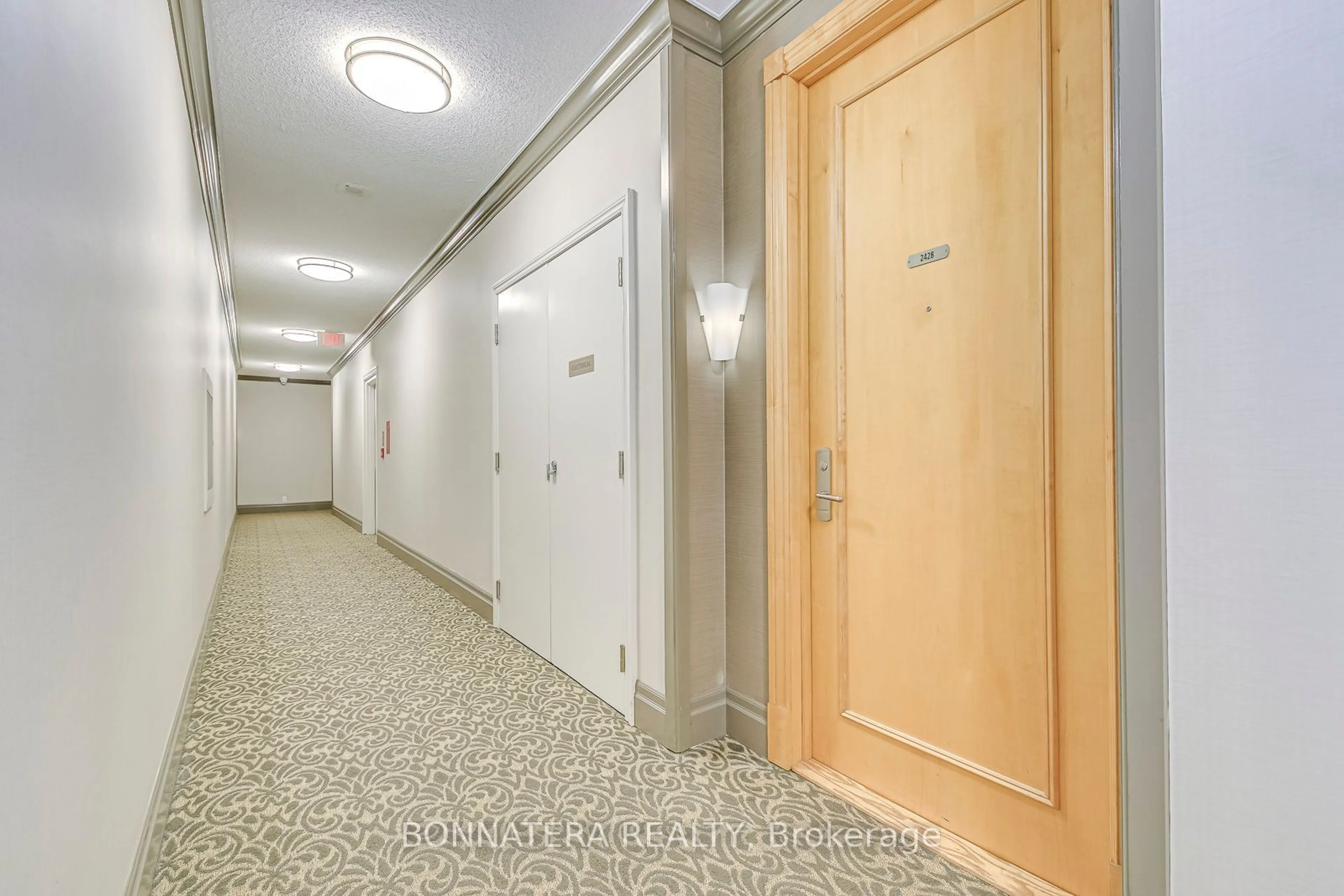 Indoor foyer for 80 Harrison Garden Blvd #2428, Toronto Ontario M2N 7E3