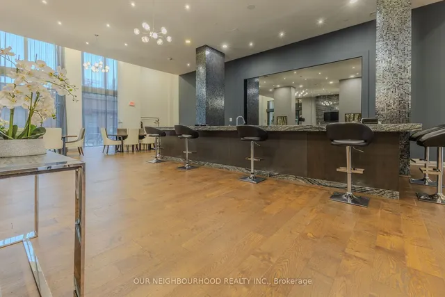 Additional property image - 400 Adelaide St Unit 719